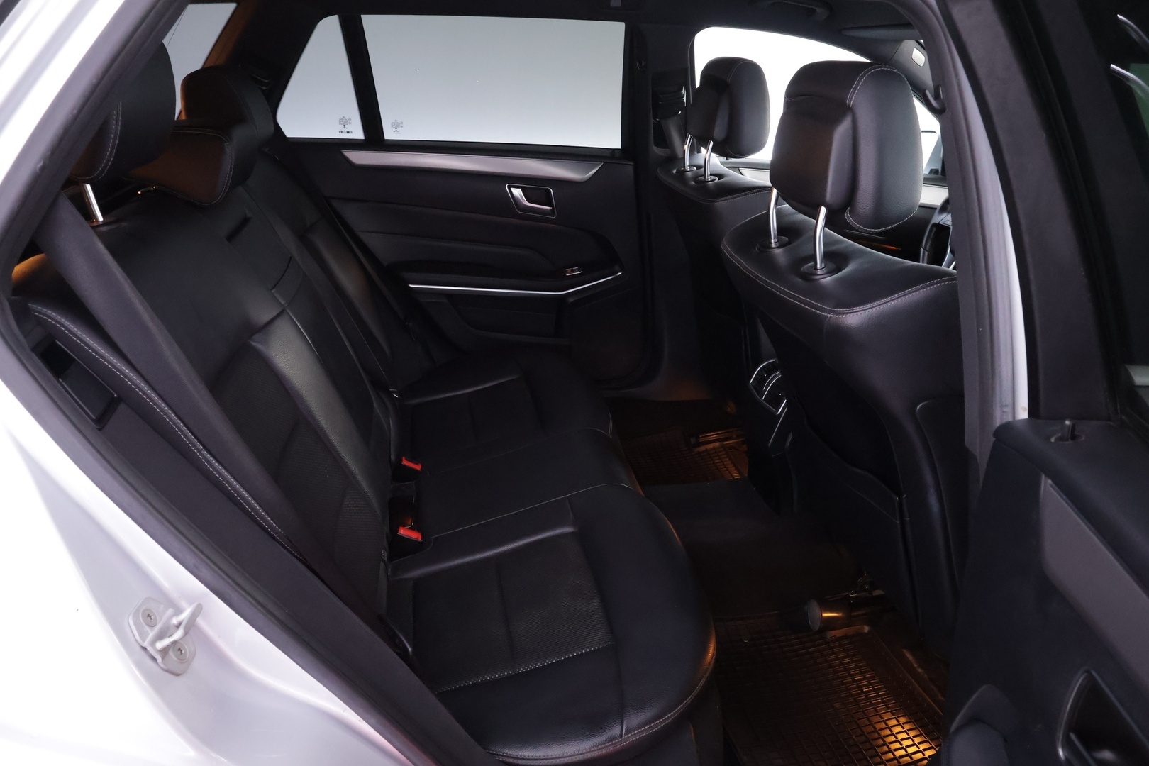 MERCEDES-BENZ E 2015