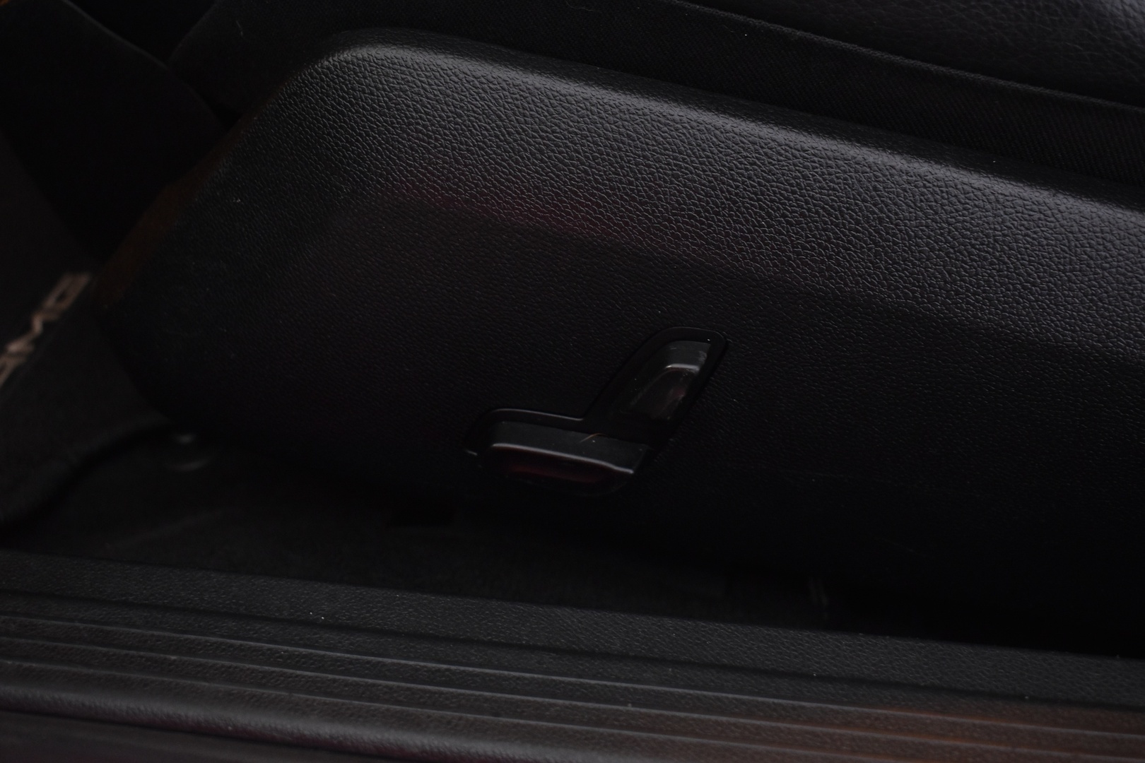 MERCEDES-BENZ E 2011