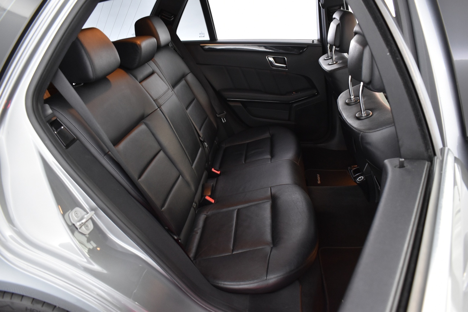 MERCEDES-BENZ E 2011