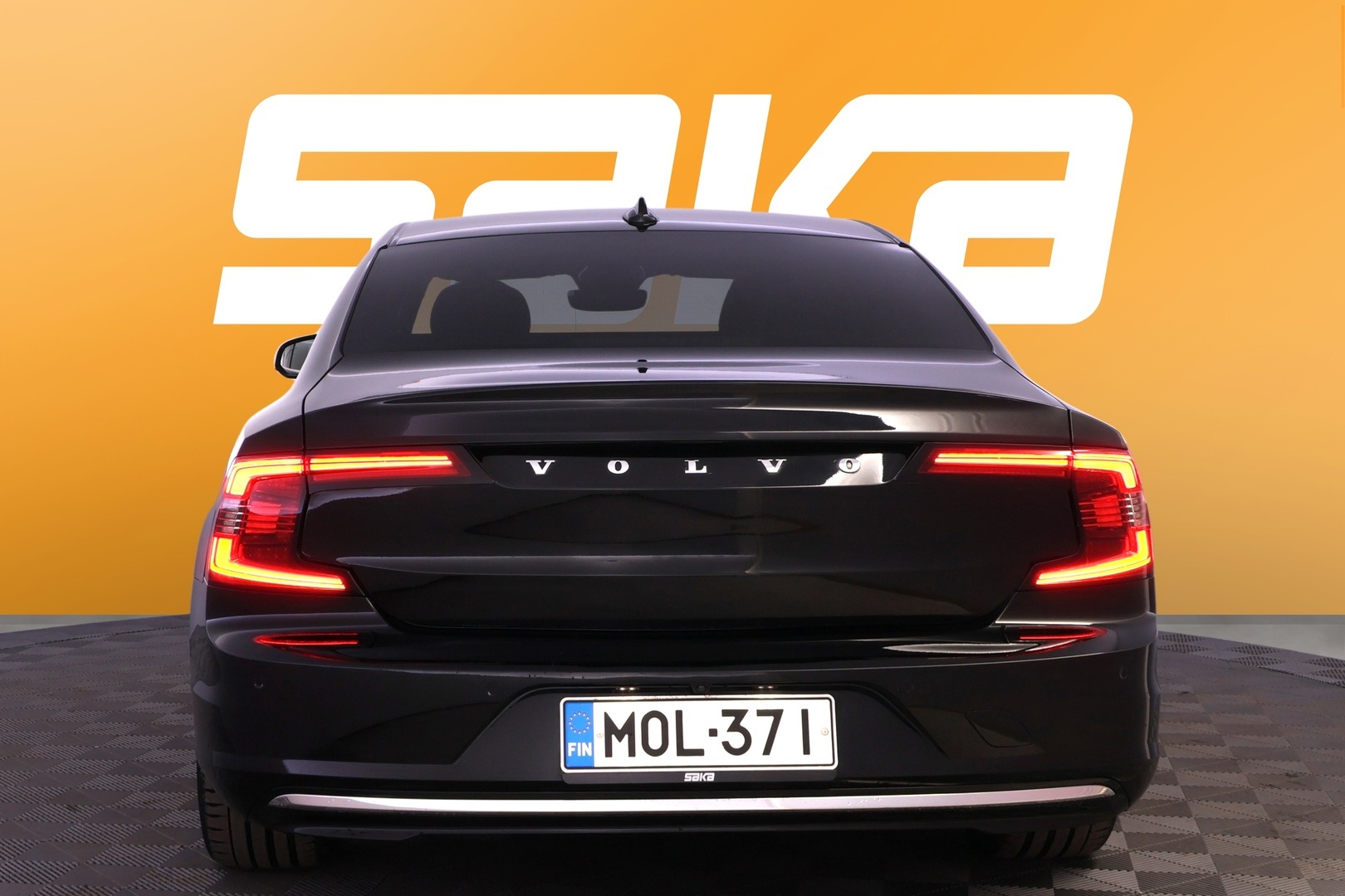 VOLVO S90 2023