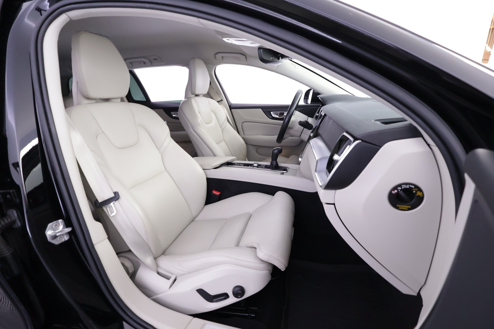 VOLVO V60 2019