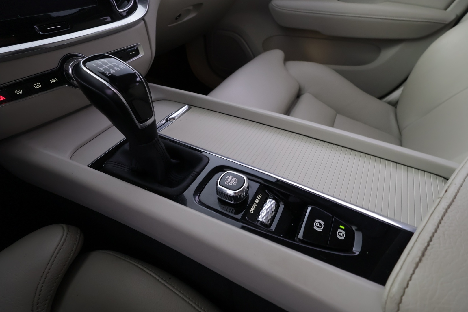 VOLVO V60 2019