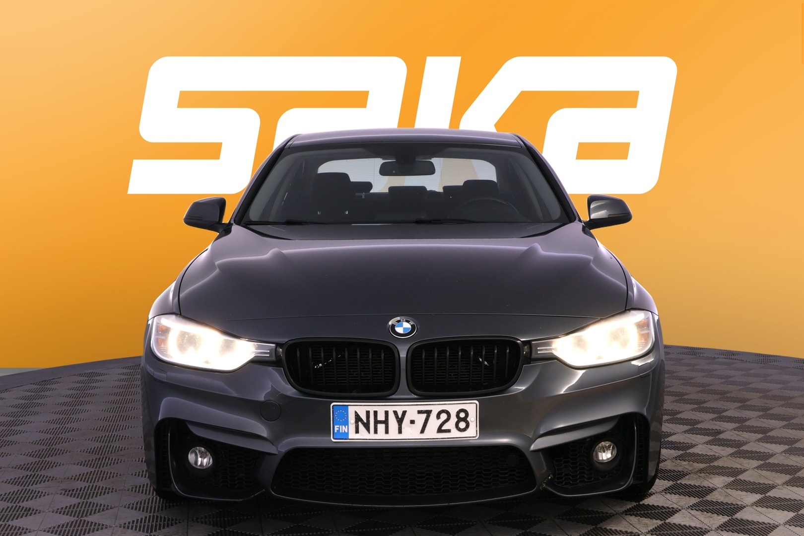 BMW 320 2012