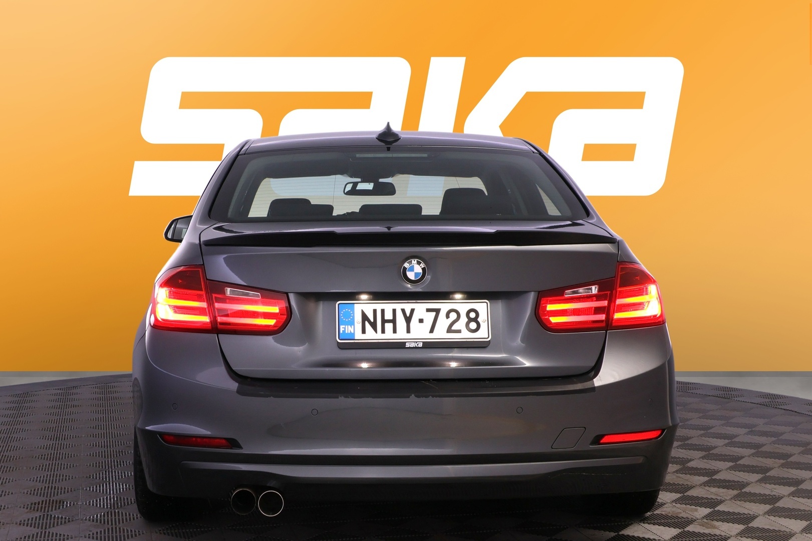 BMW 320 2012