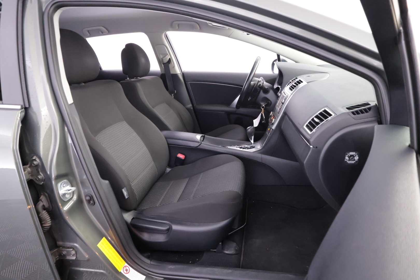 TOYOTA Avensis 2012