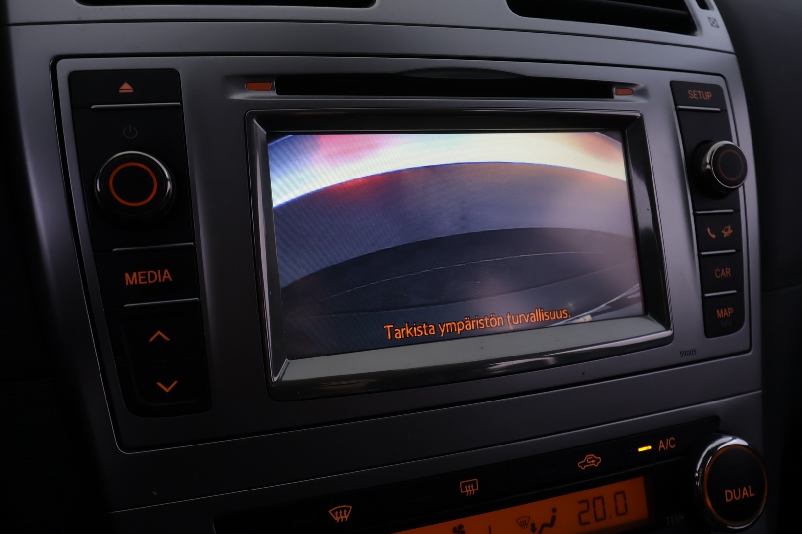 TOYOTA Avensis 2012