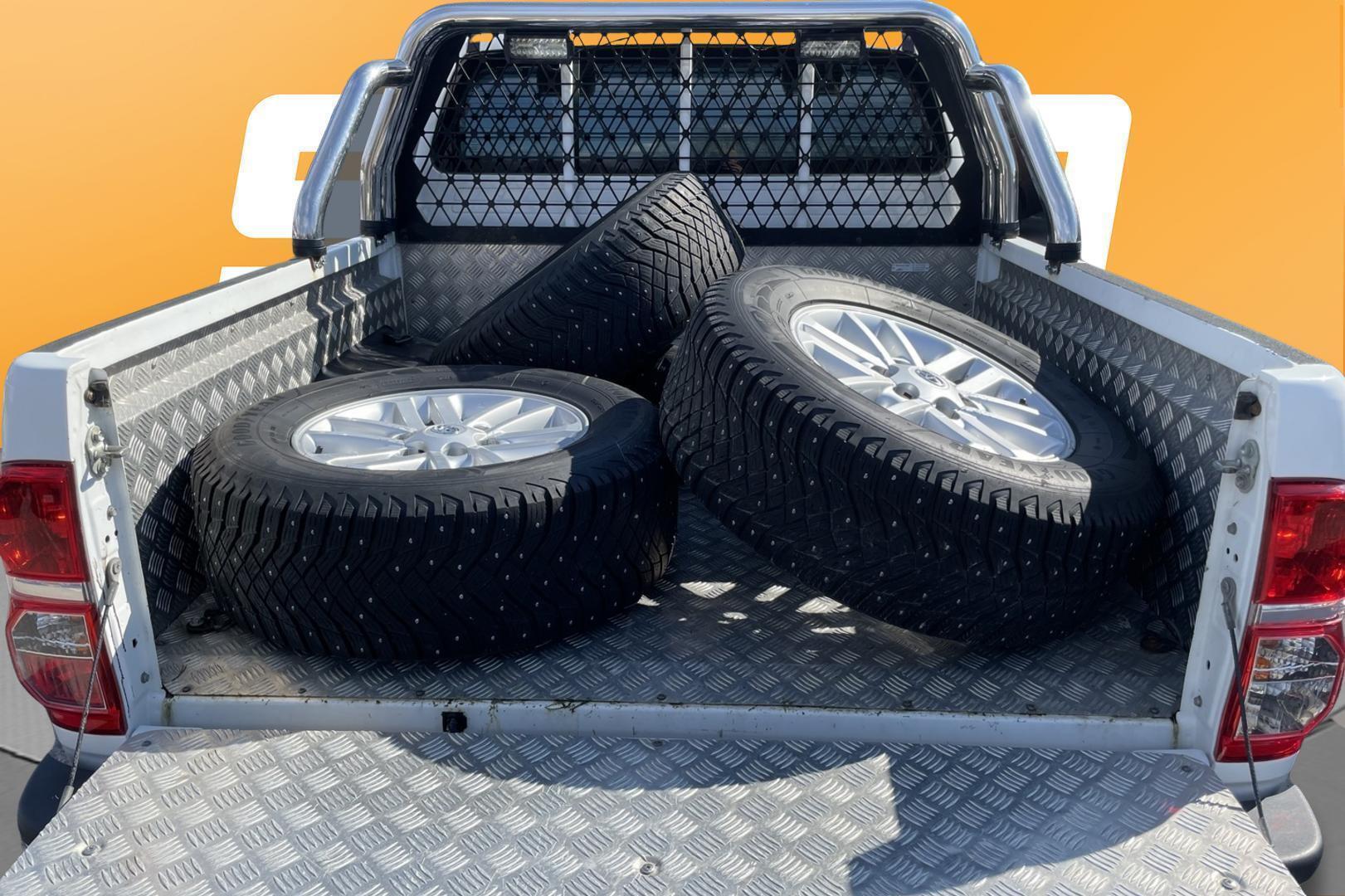 TOYOTA Hilux 2015