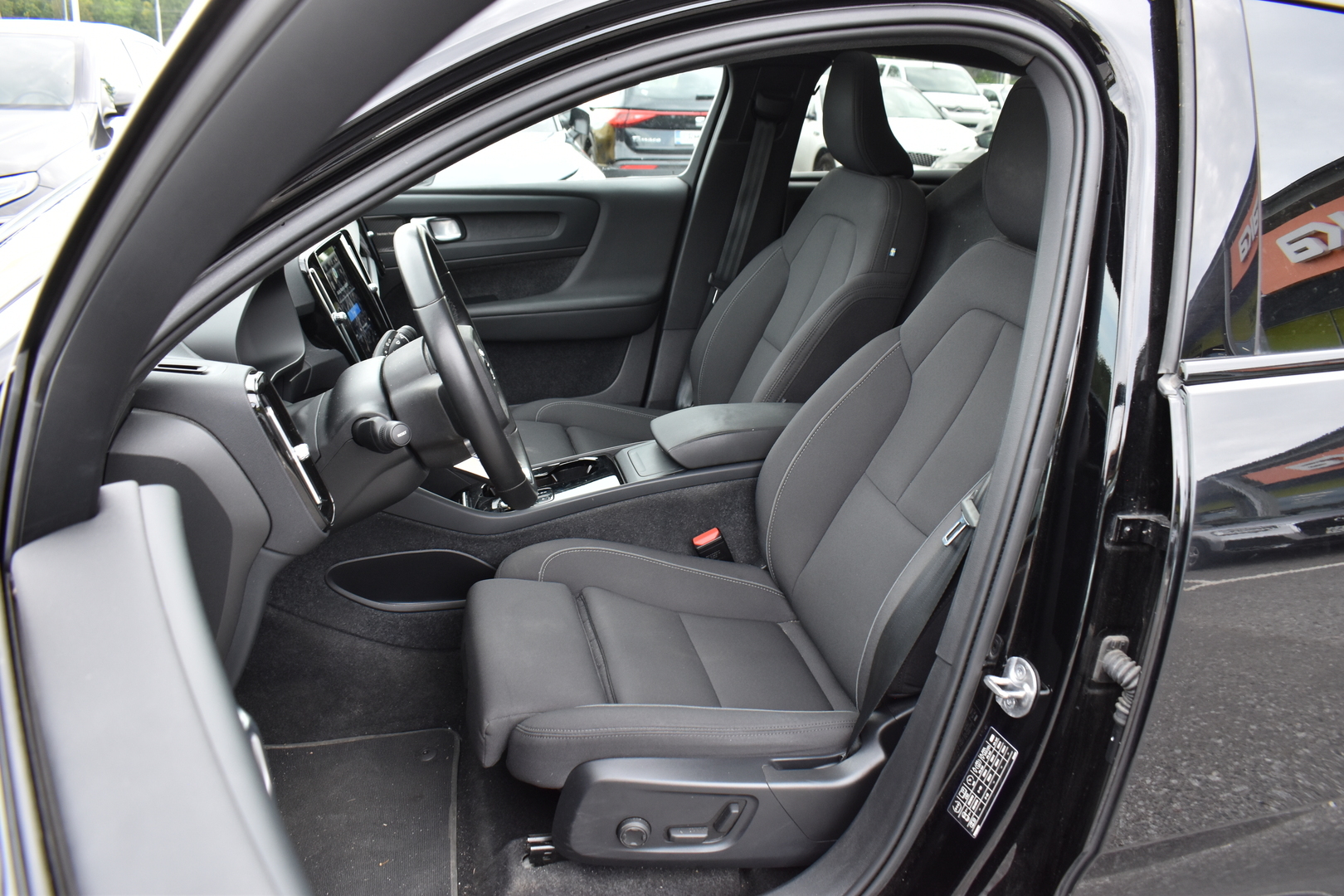 VOLVO C40 2023