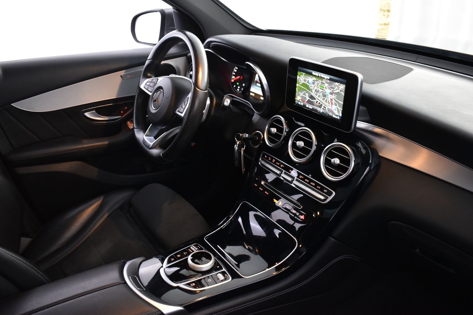 MERCEDES-BENZ GLC 2016