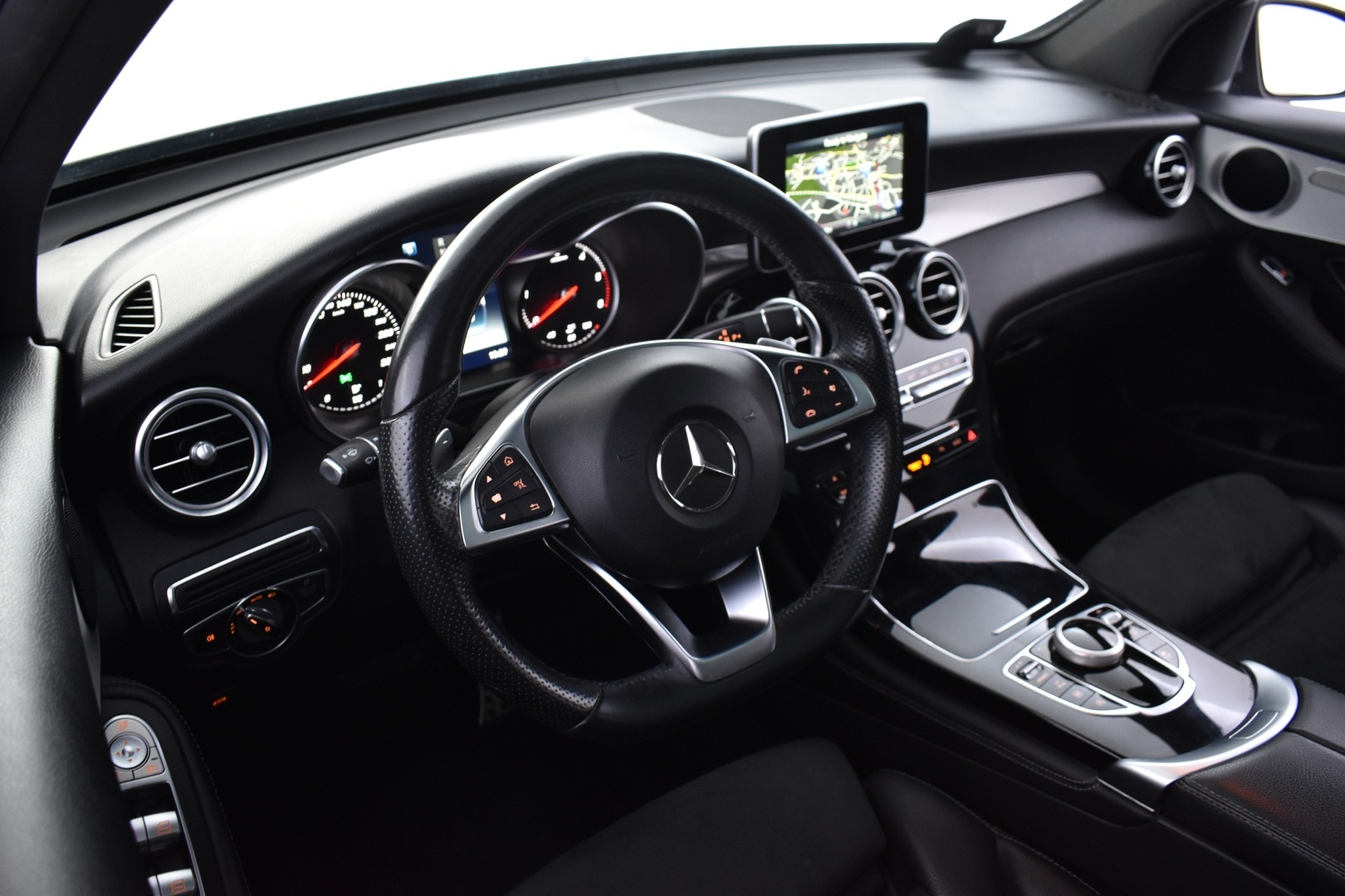 MERCEDES-BENZ GLC 2016