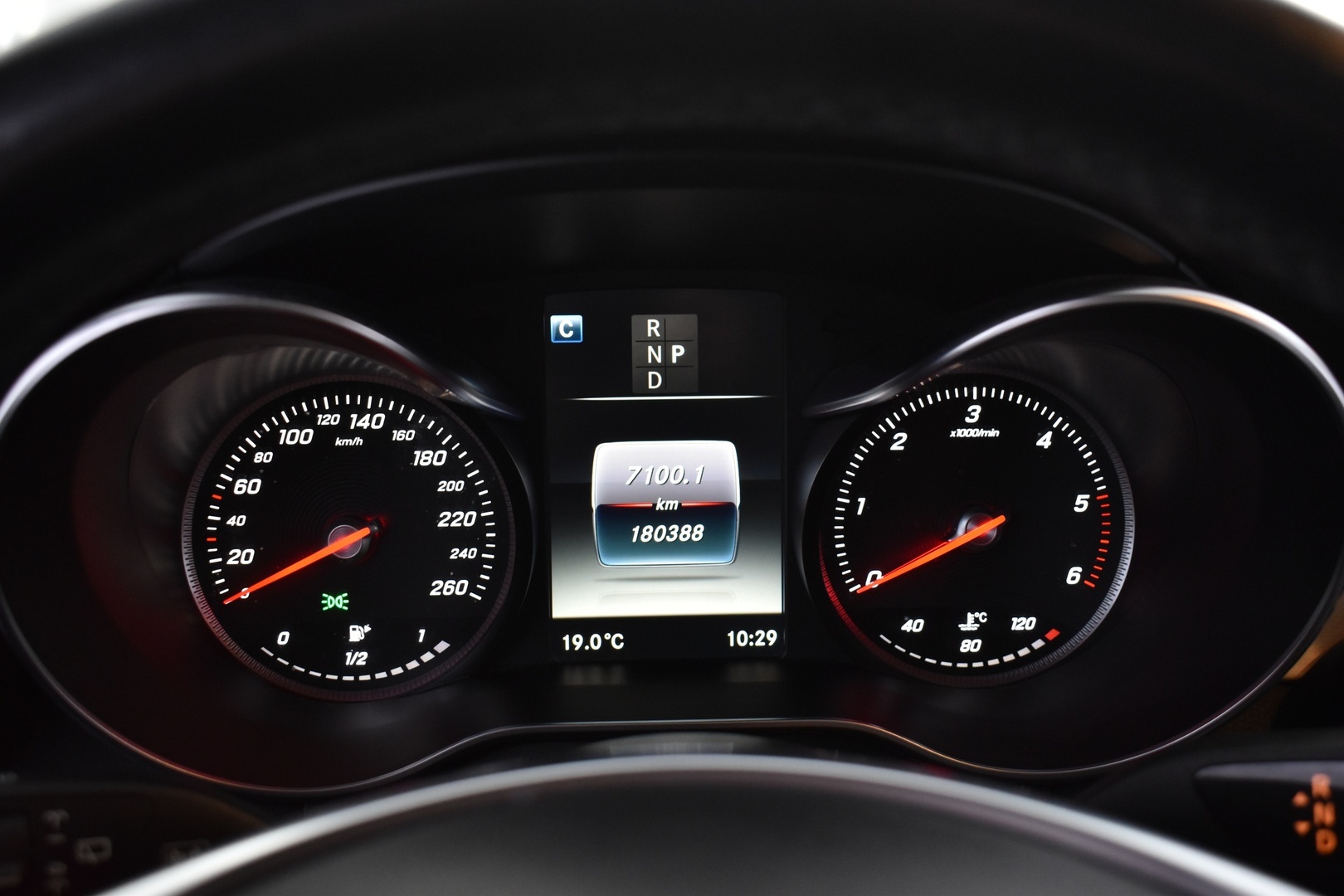 MERCEDES-BENZ GLC 2016