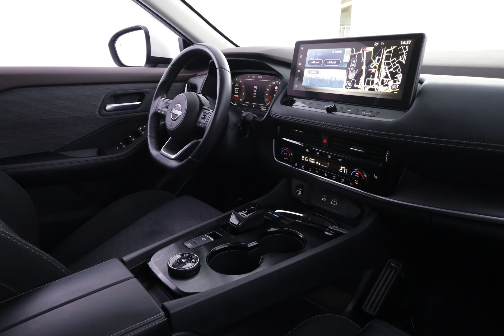 NISSAN X-Trail 2024