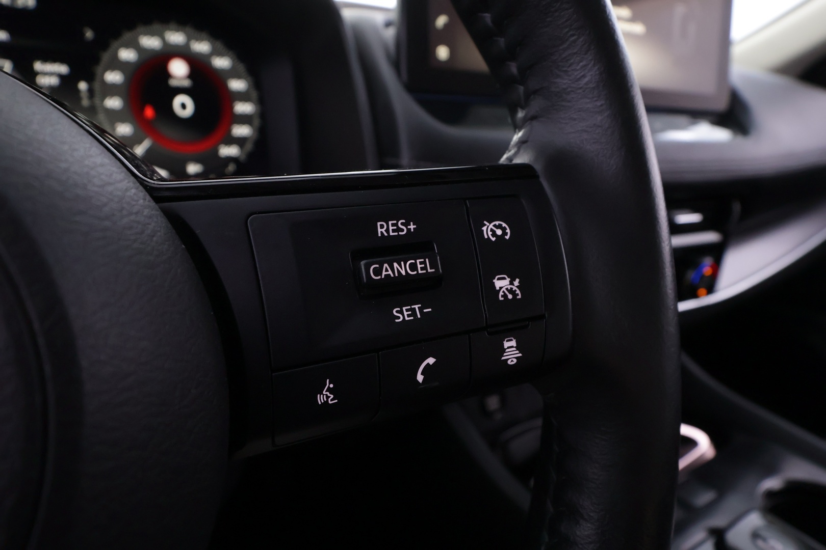 NISSAN X-Trail 2024