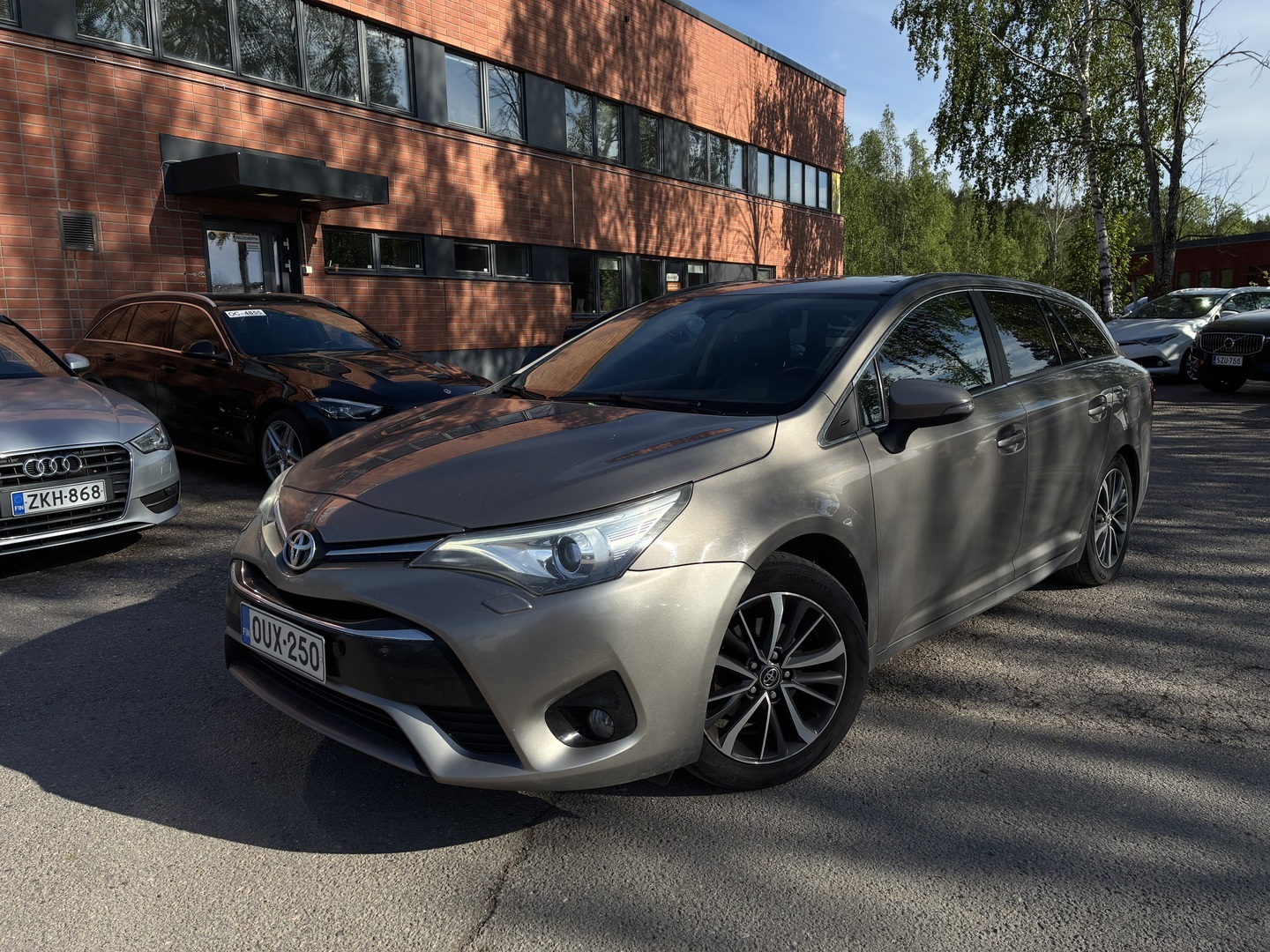 TOYOTA Avensis 2016