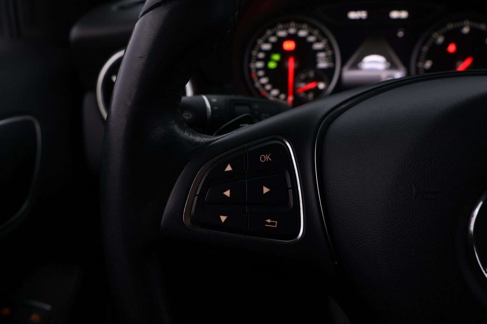 MERCEDES-BENZ A 2018