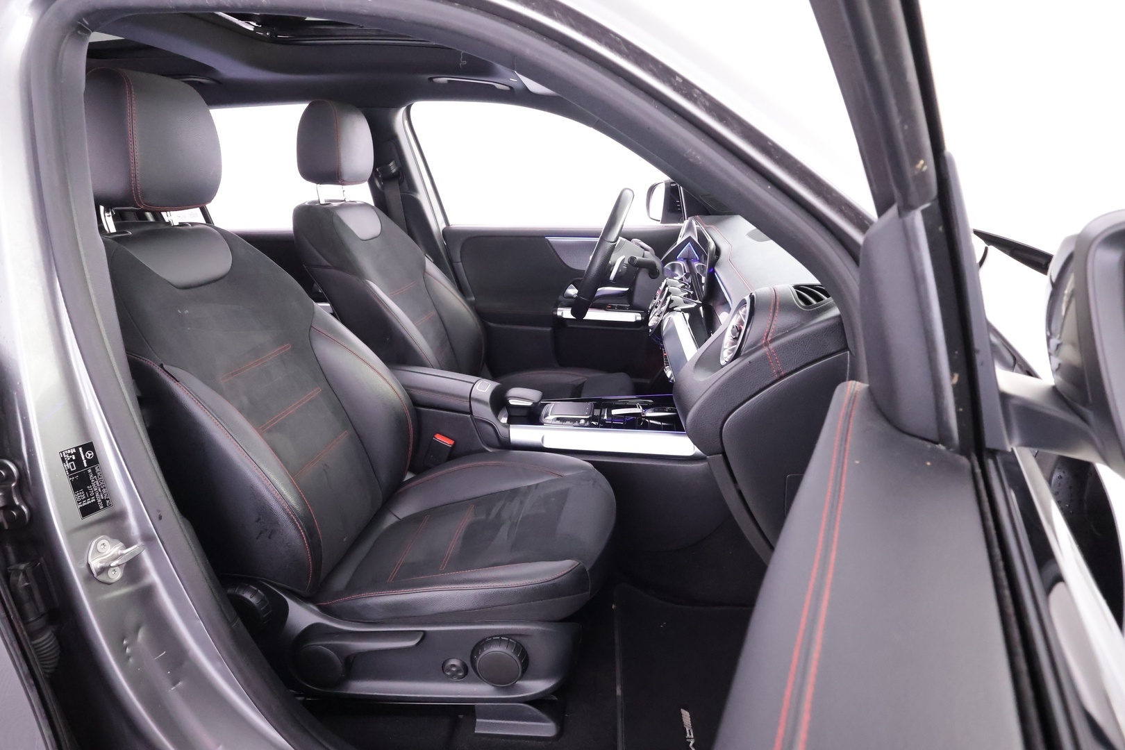 MERCEDES-BENZ EQB 2022