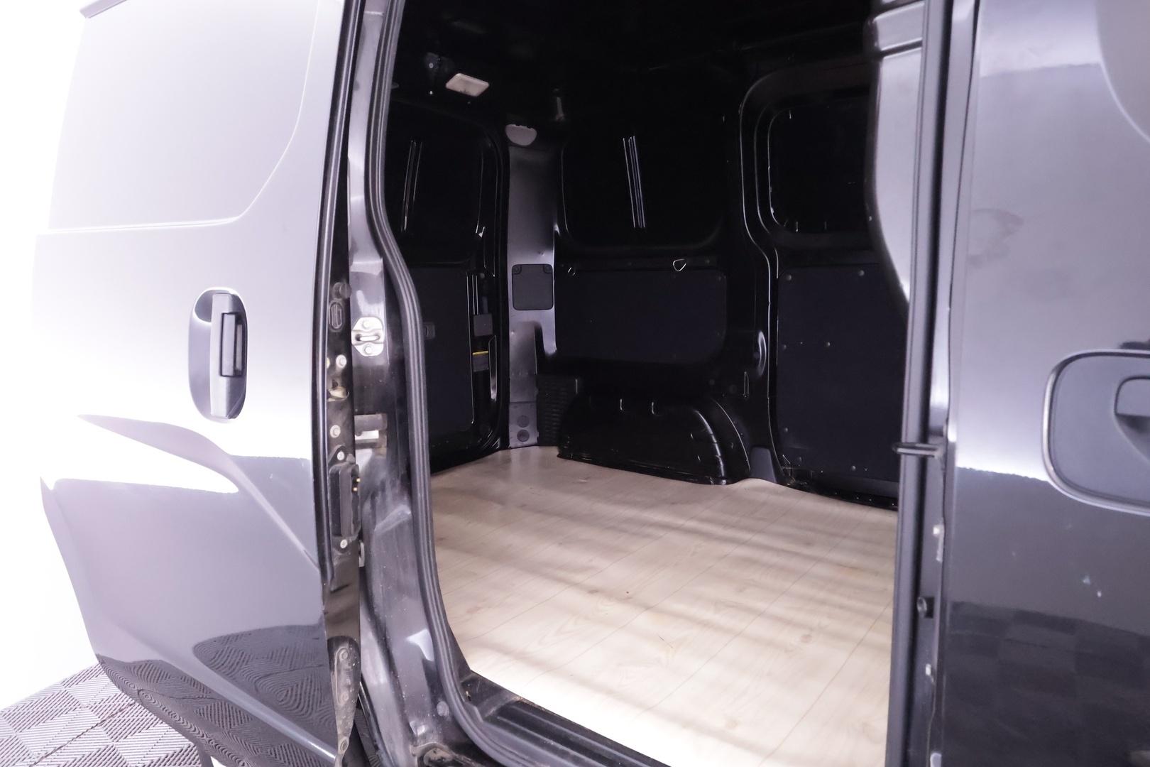NISSAN NV200 2014