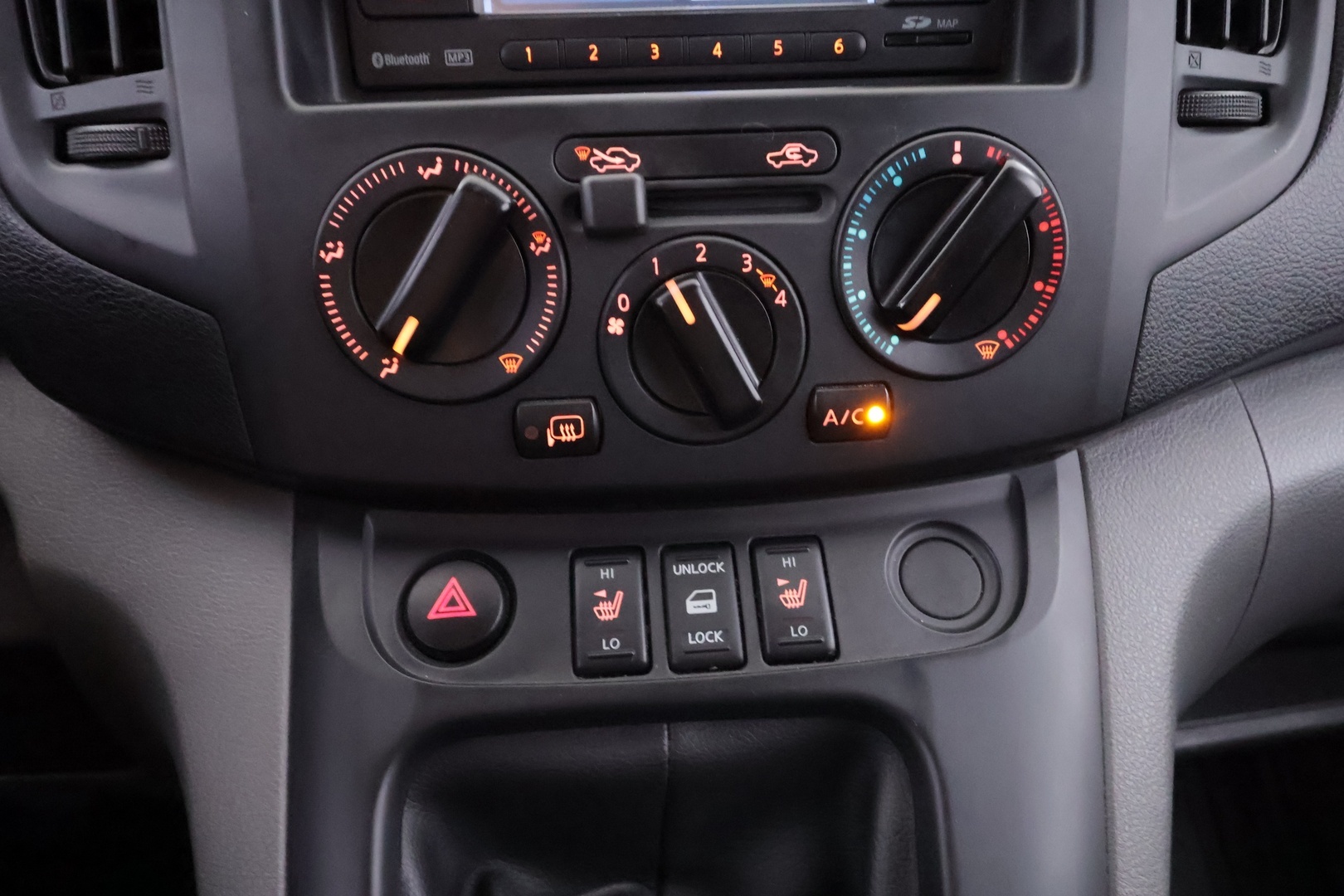 NISSAN NV200 2014
