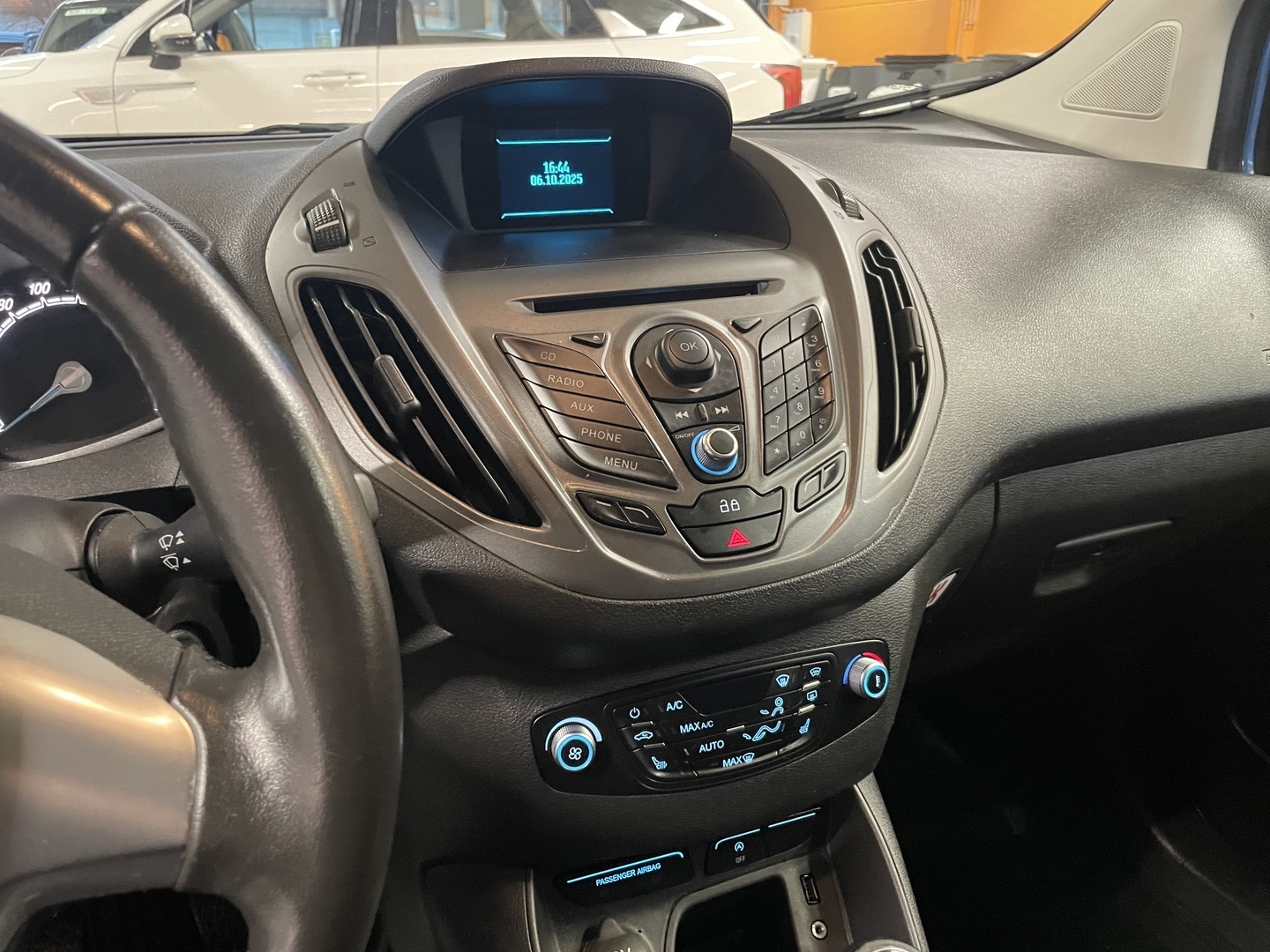 FORD Transit Courier 2015