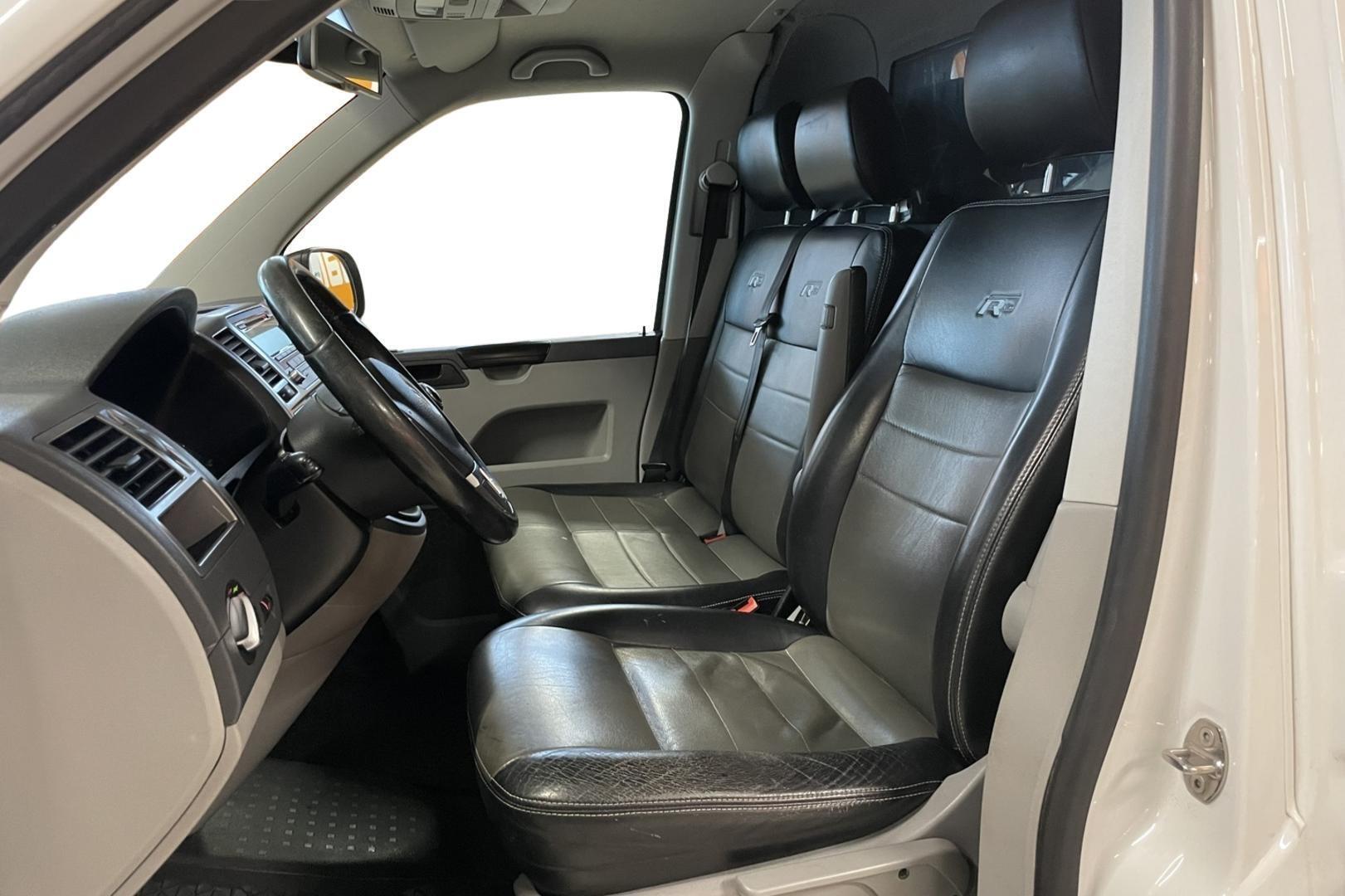 VOLKSWAGEN Transporter 2015