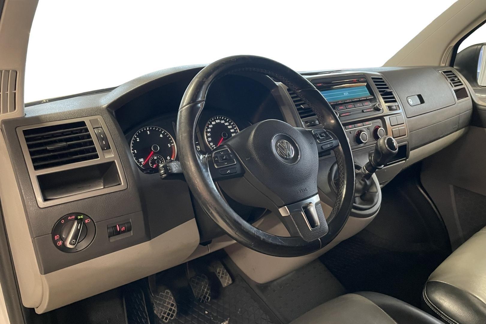 VOLKSWAGEN Transporter 2015