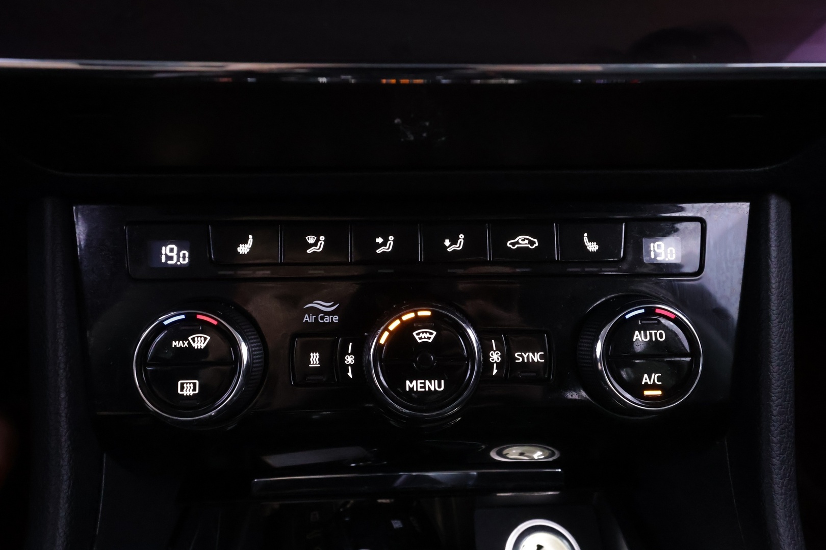 SKODA Superb 2019