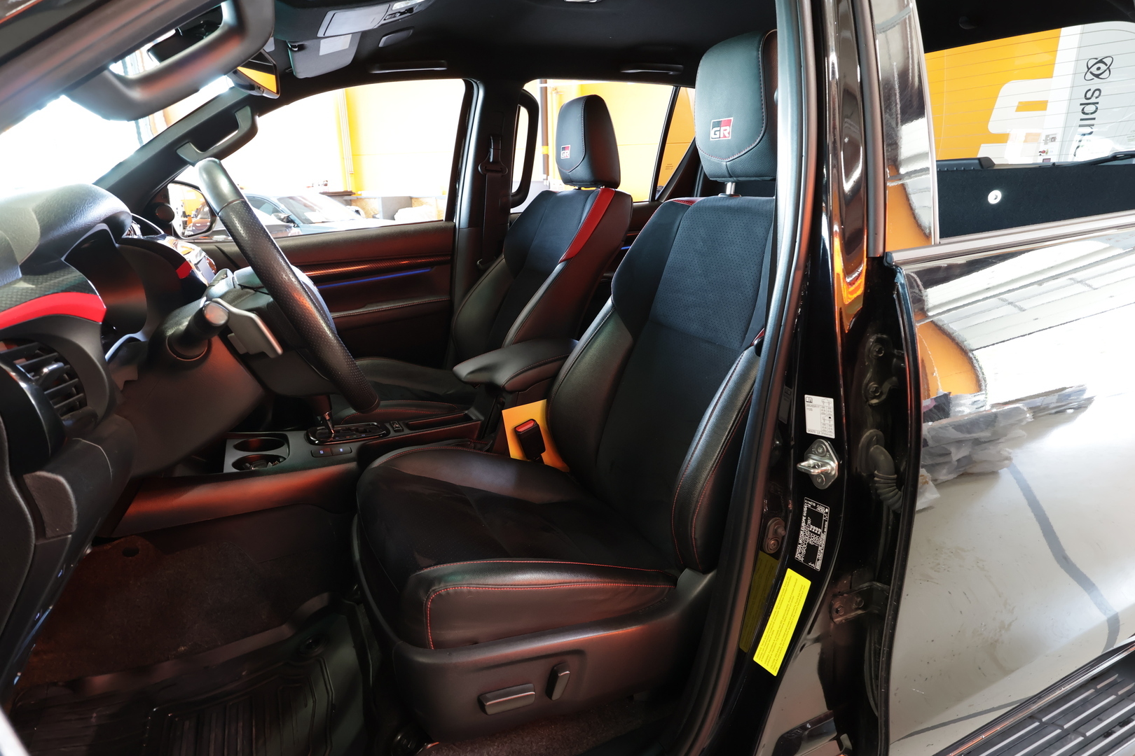 TOYOTA Hilux 2024
