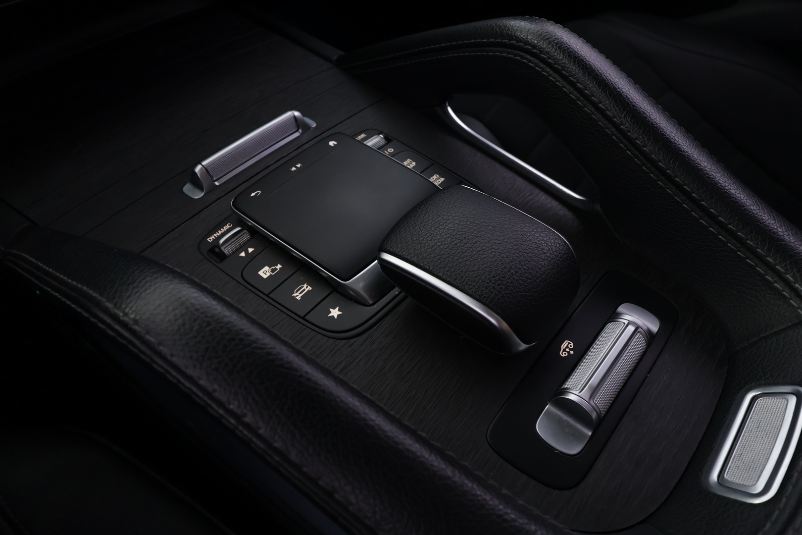 MERCEDES-BENZ GLE 2021