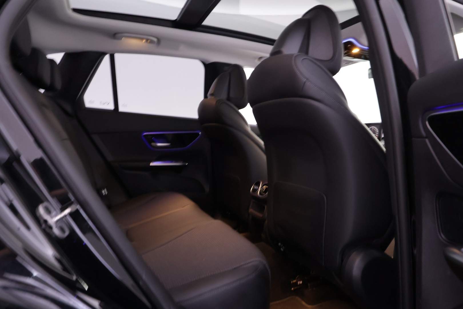 MERCEDES-BENZ GLC 2023