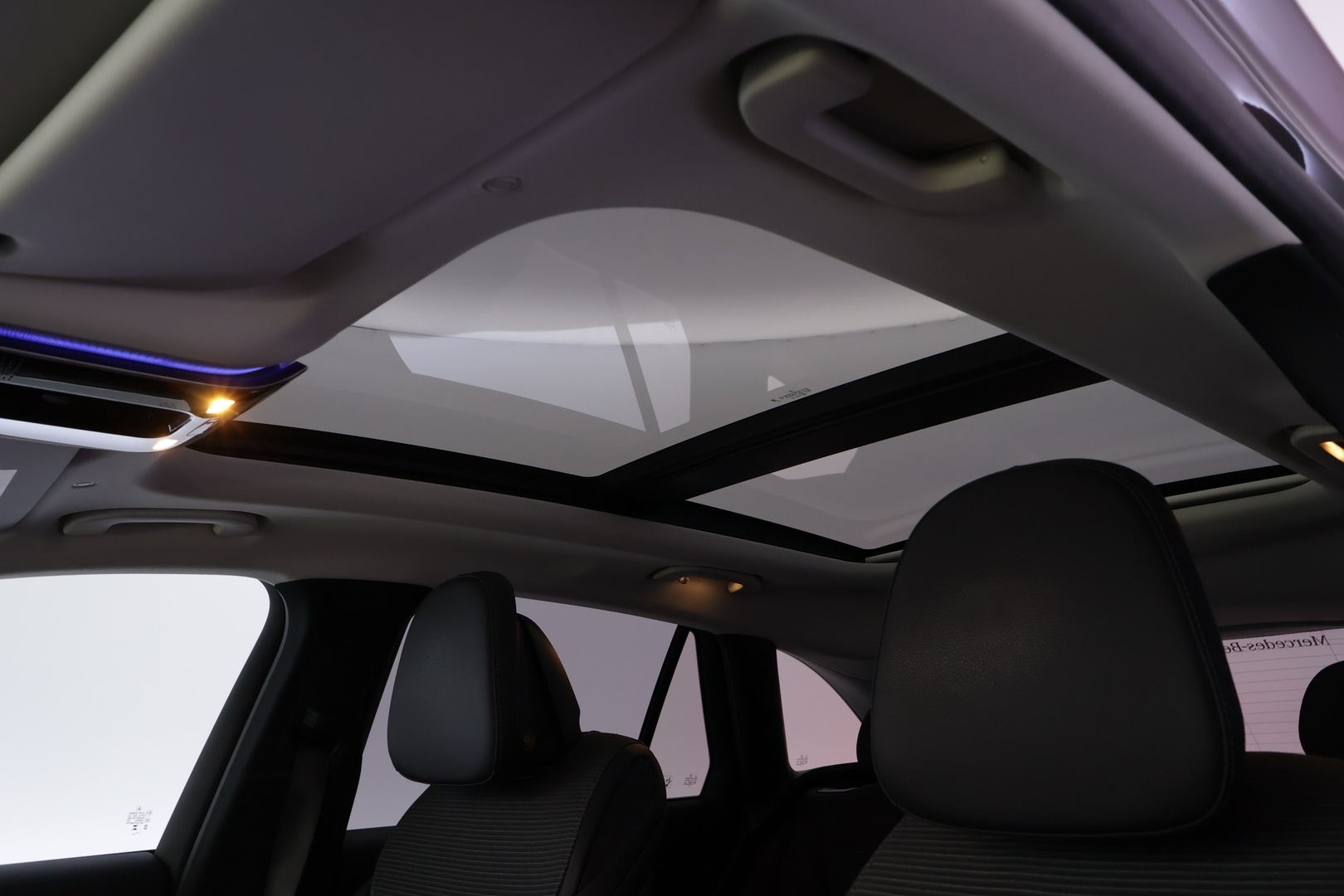 MERCEDES-BENZ GLC 2023