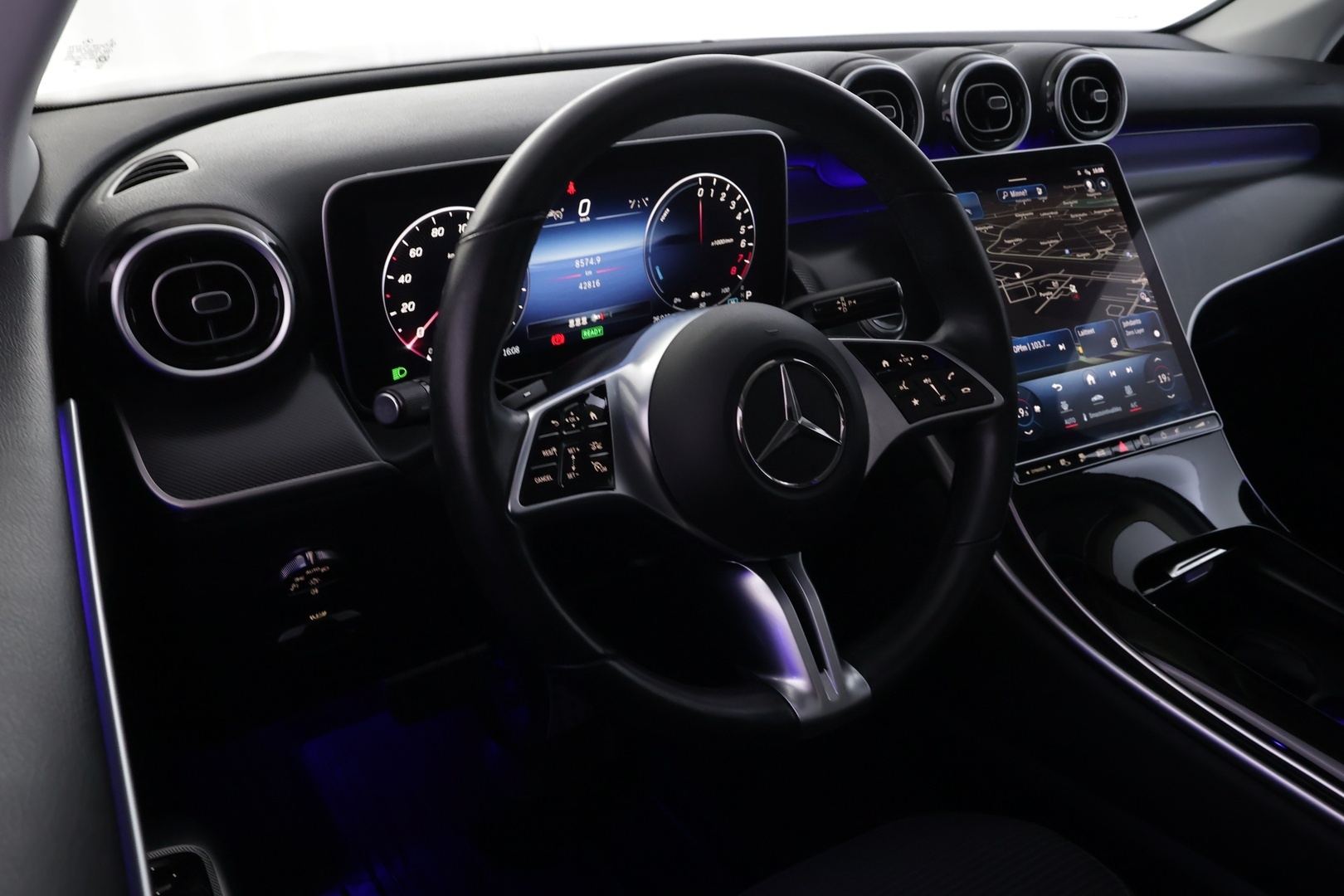 MERCEDES-BENZ GLC 2023