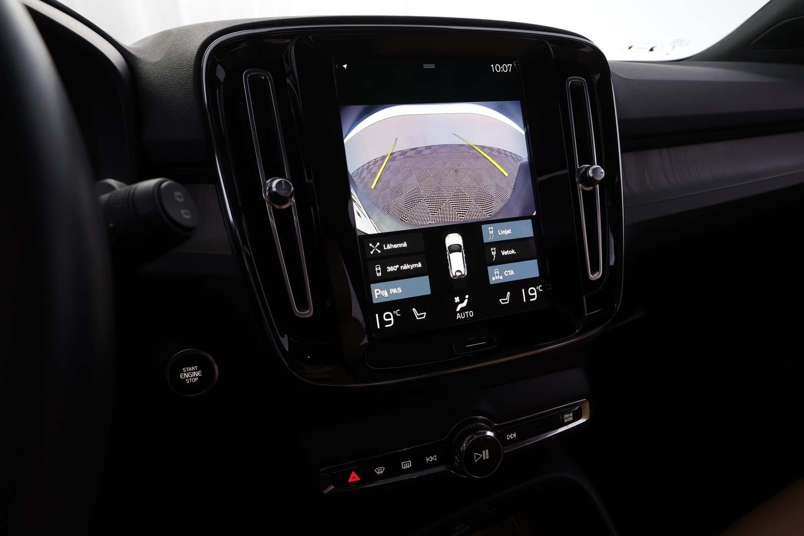 VOLVO XC40 2021