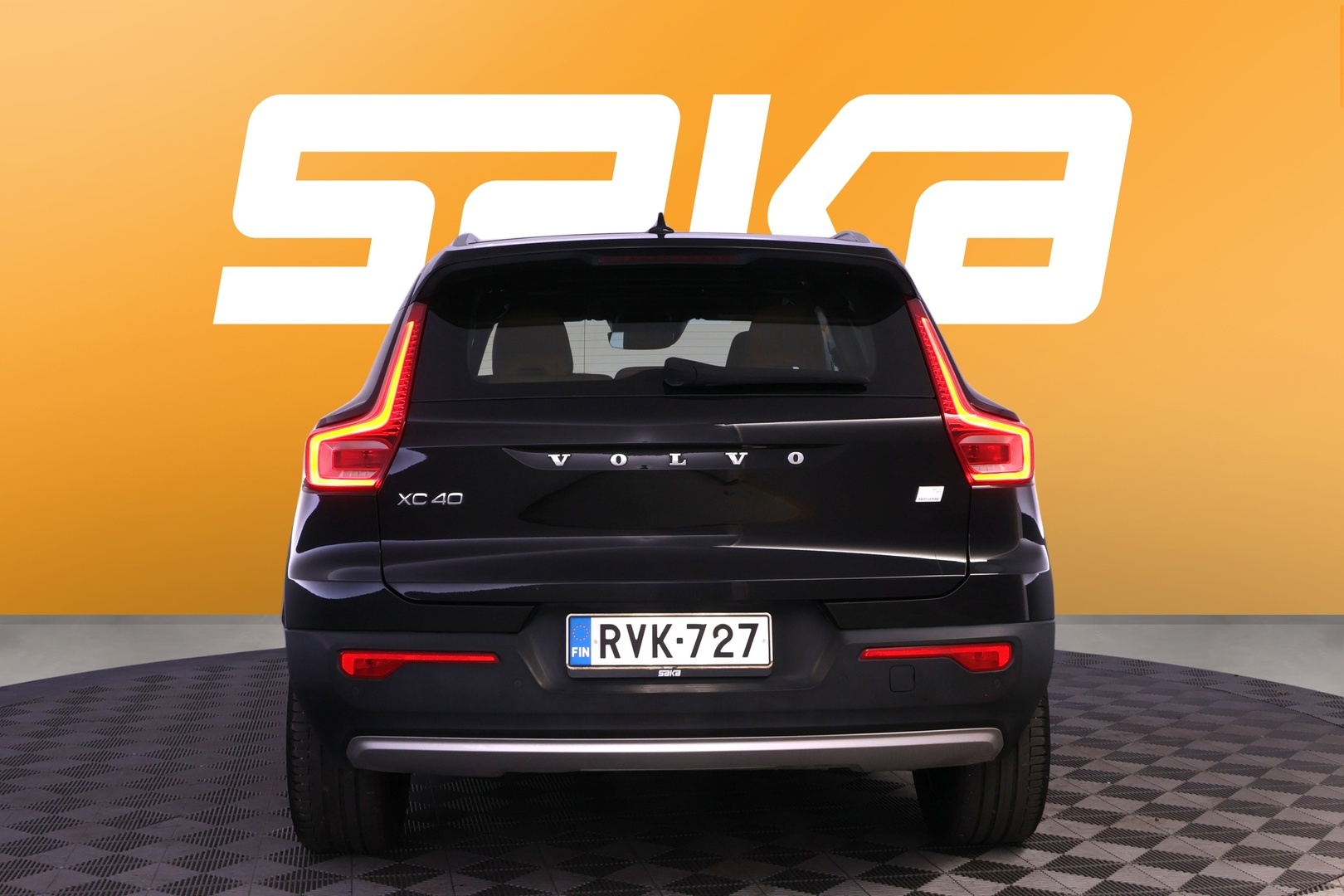 VOLVO XC40 2021