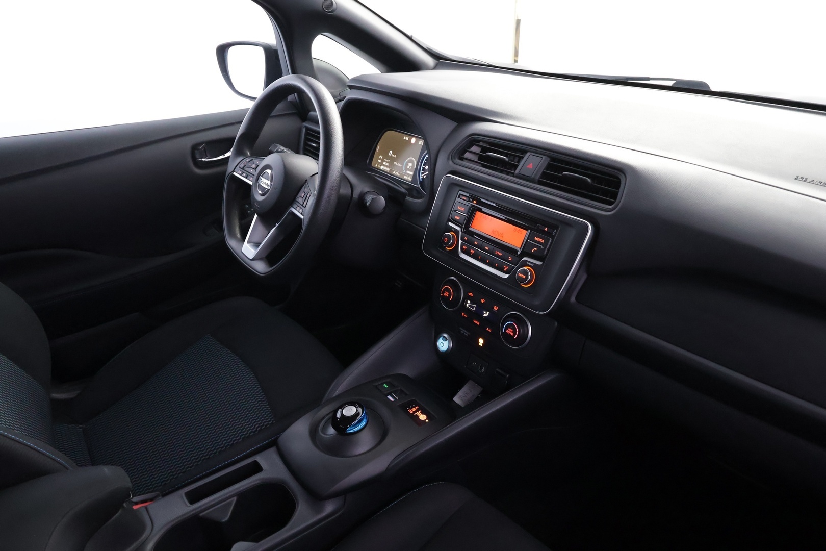 NISSAN LEAF 2022