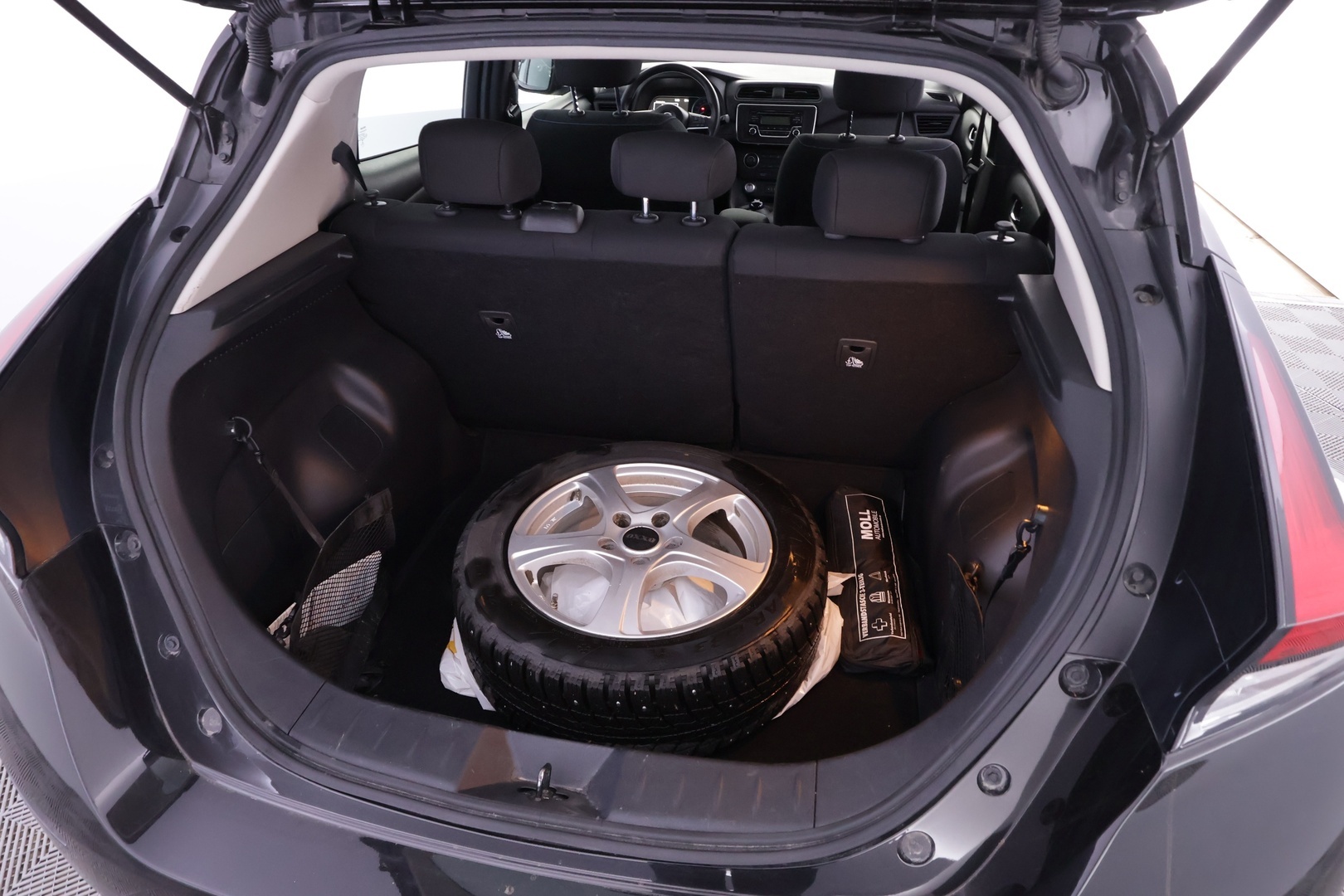 NISSAN LEAF 2022