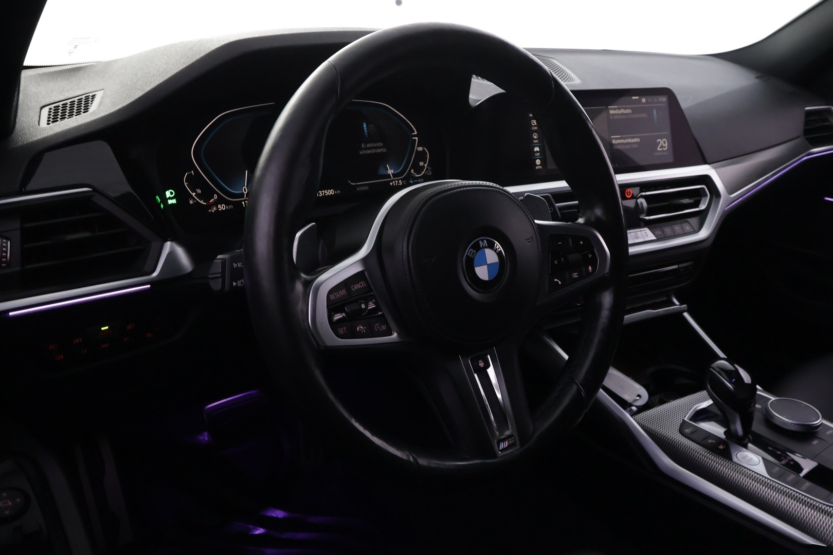 BMW 330 2021