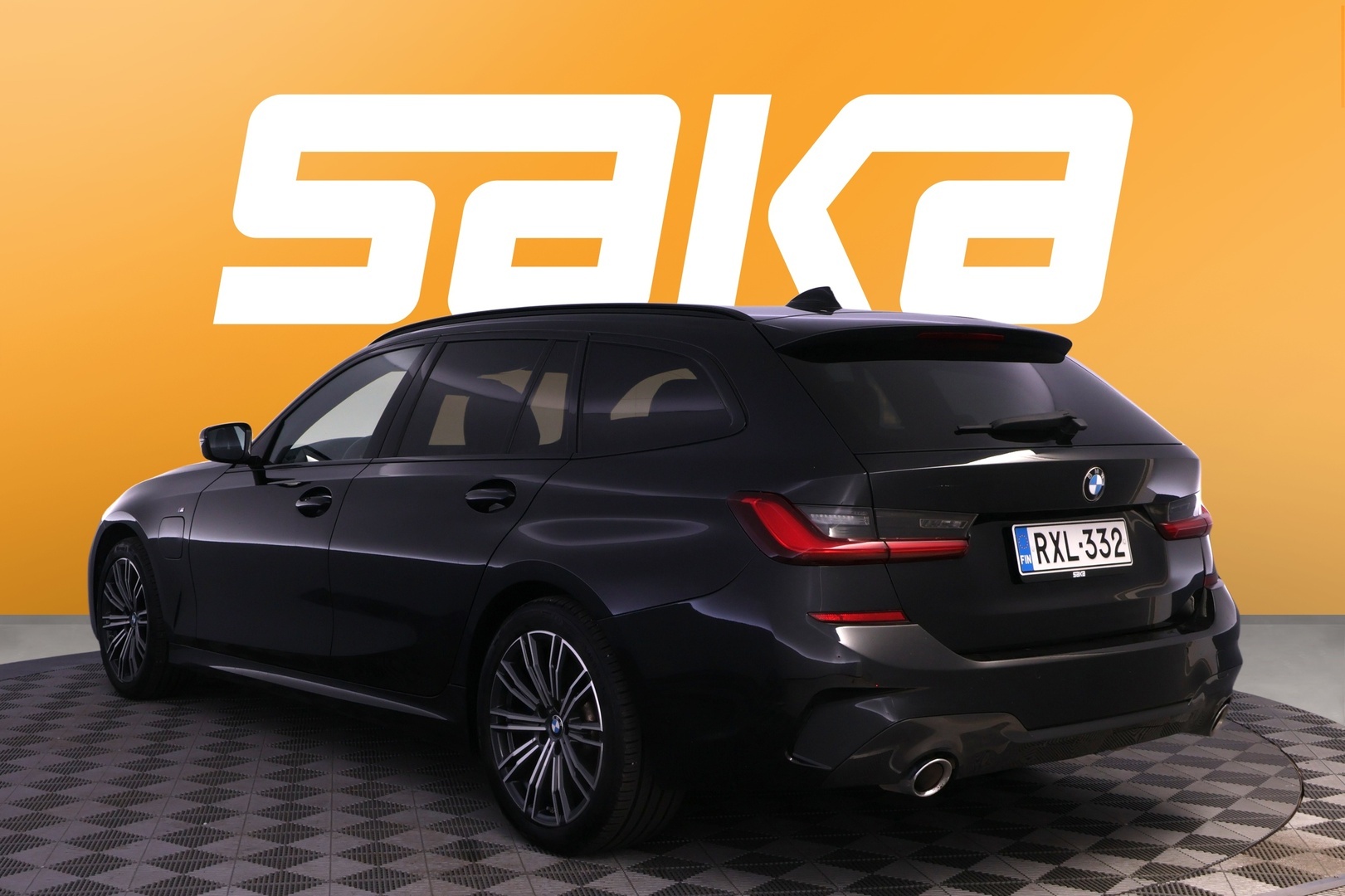 BMW 330 2021