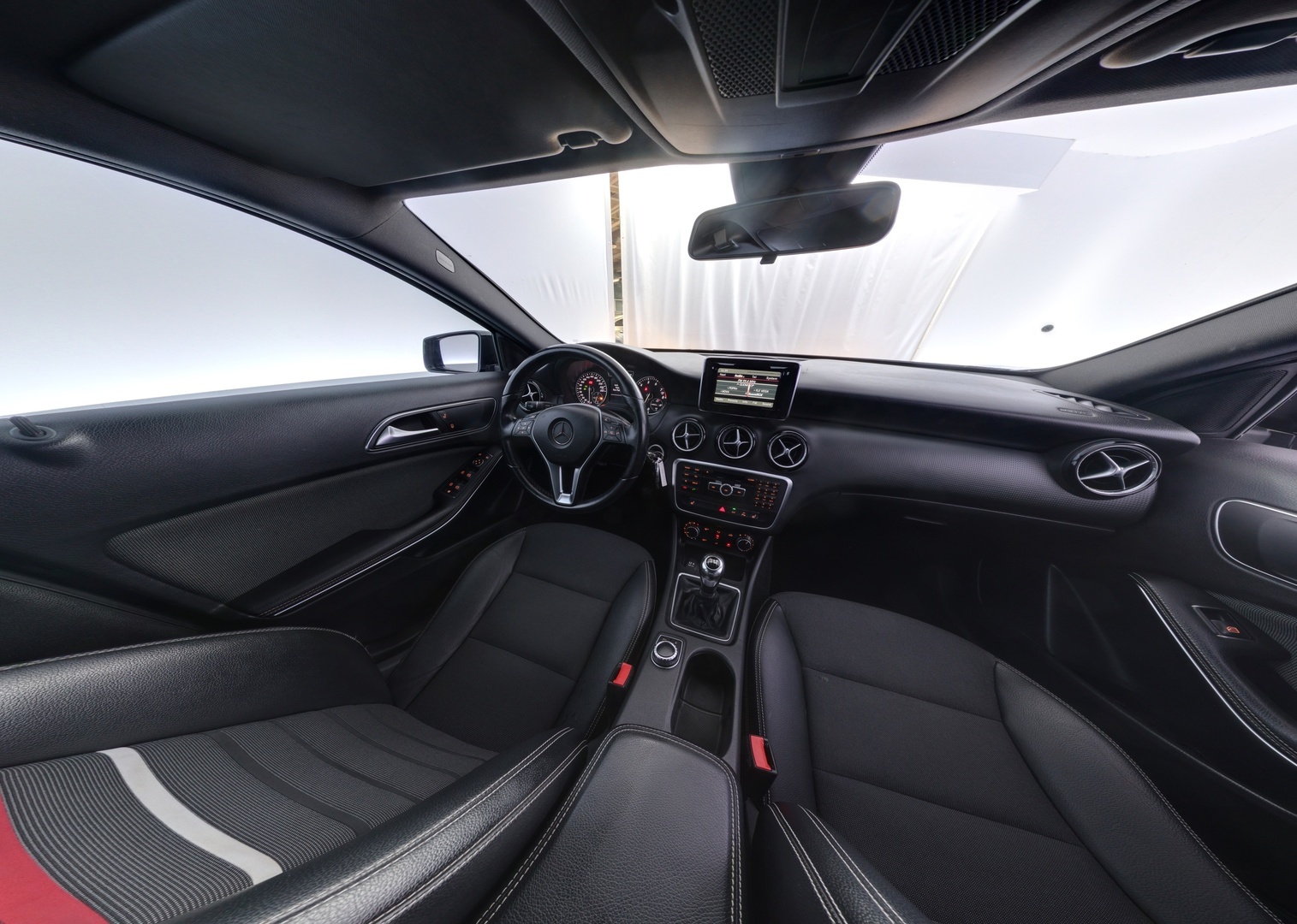 MERCEDES-BENZ A 2013