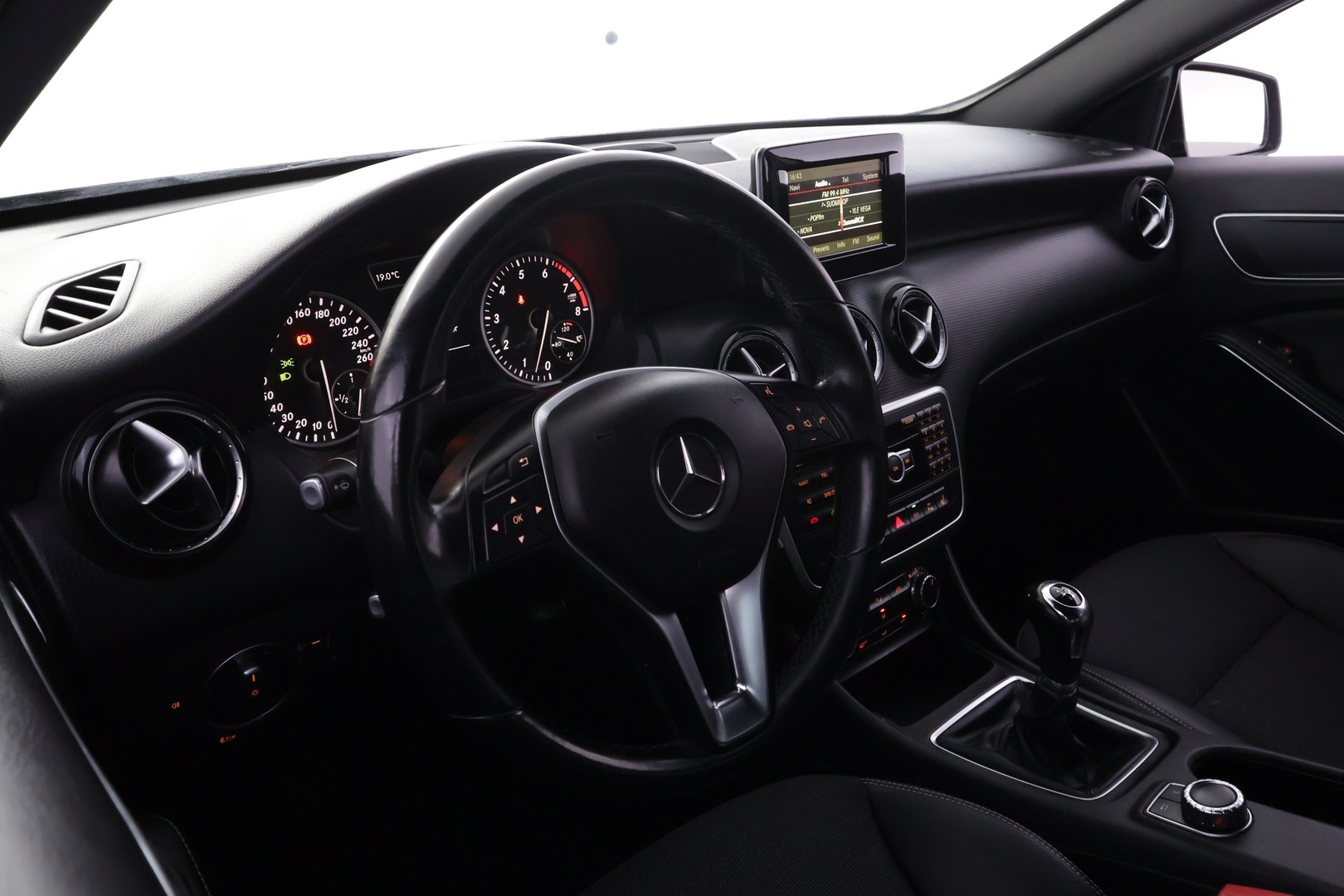 MERCEDES-BENZ A 2013