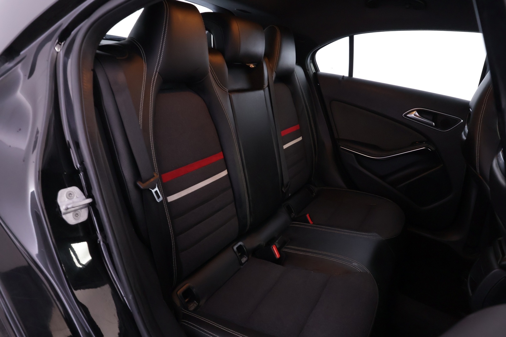 MERCEDES-BENZ A 2013