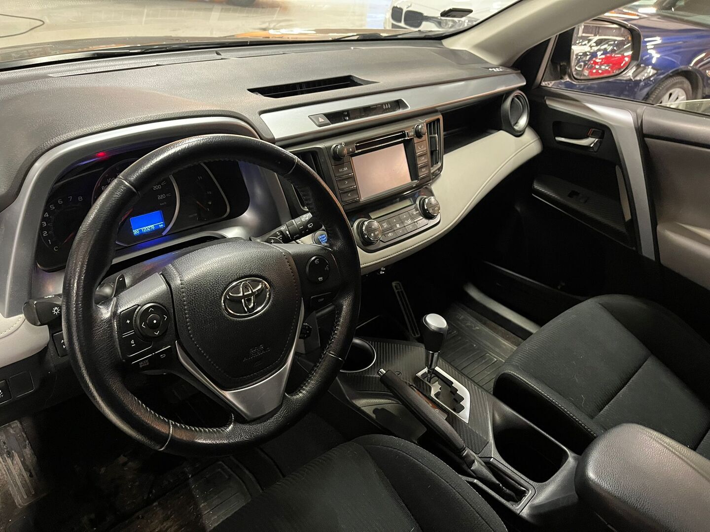 TOYOTA RAV4 2015