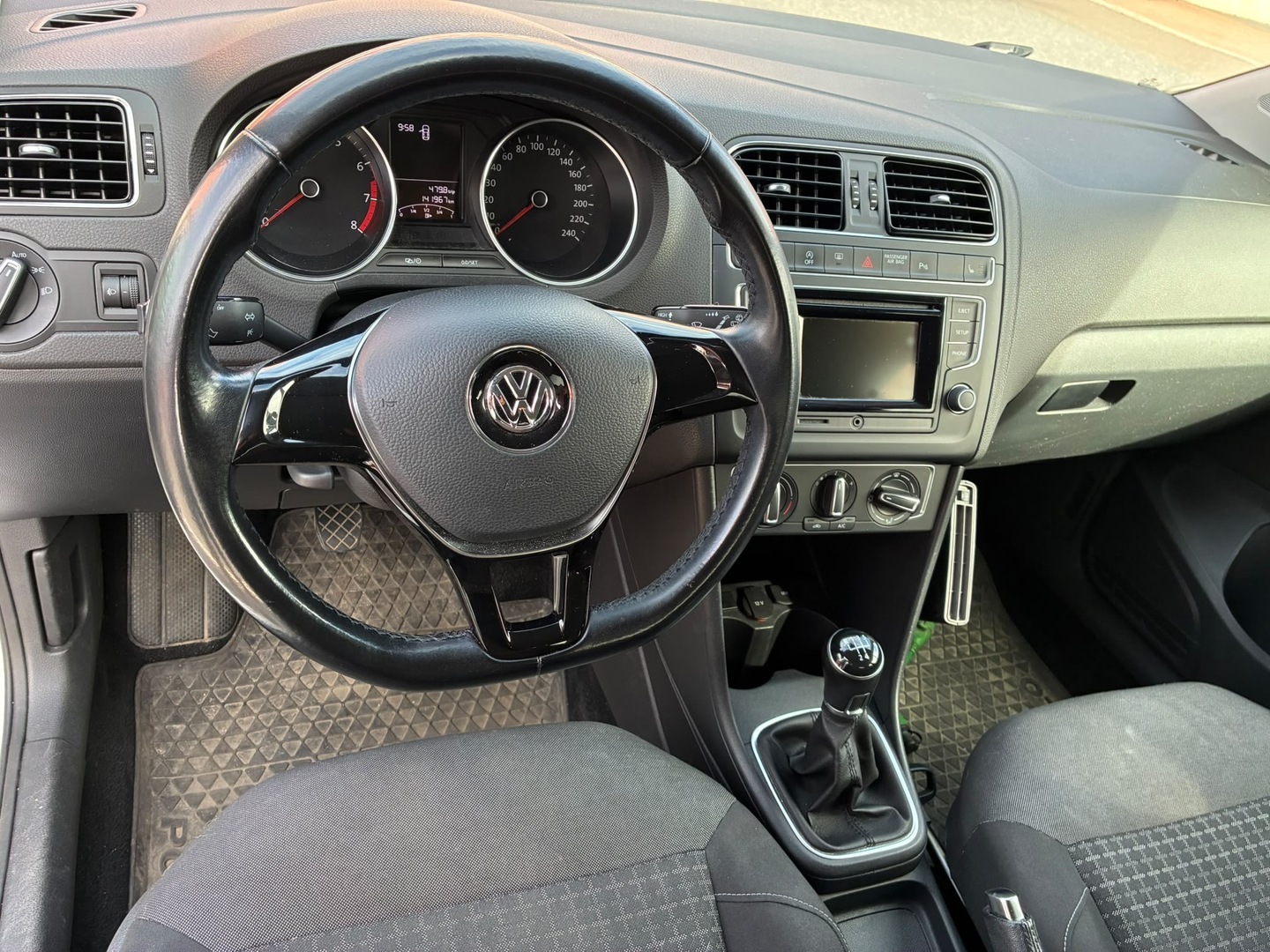VOLKSWAGEN Polo 2017