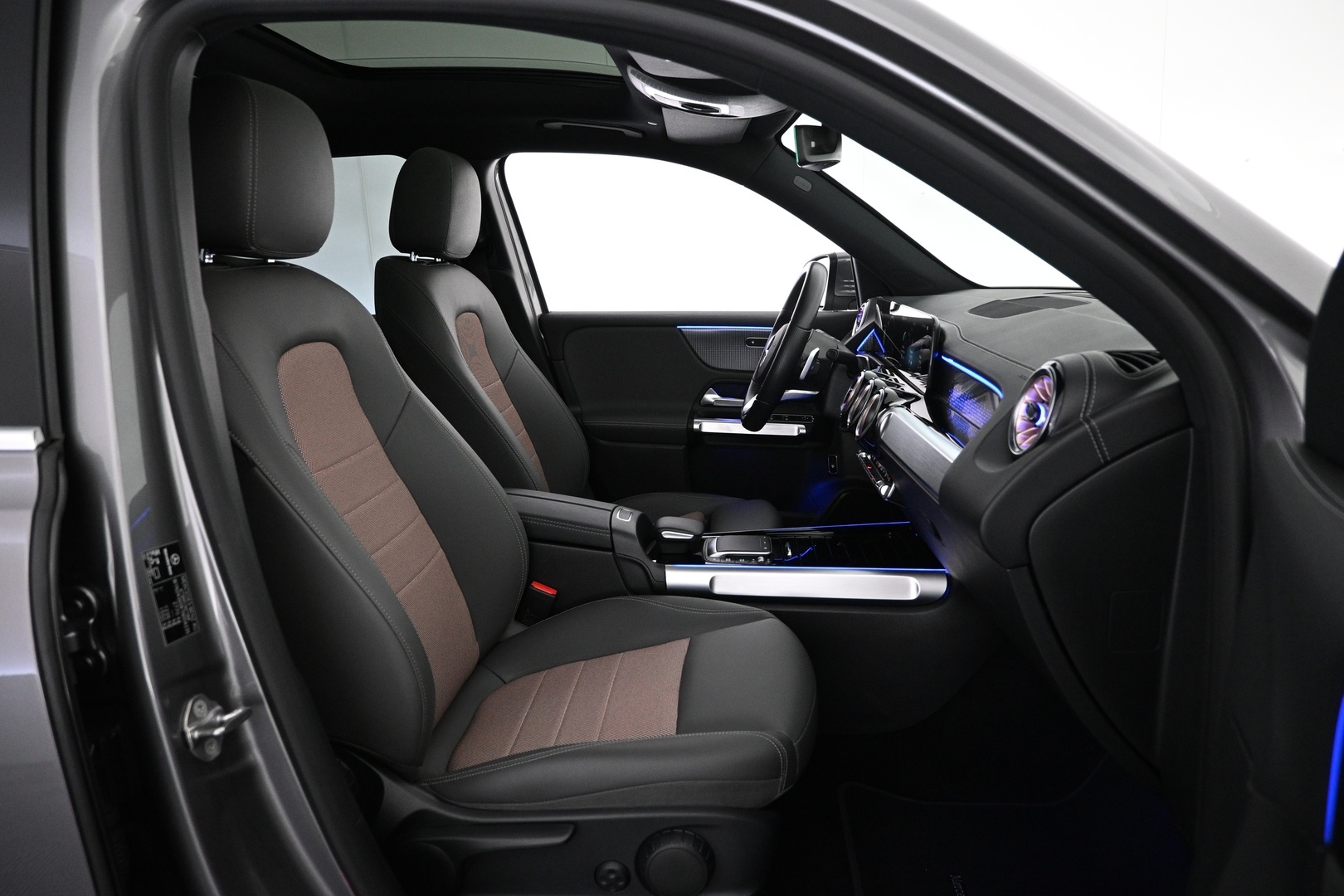 MERCEDES-BENZ EQB 2022