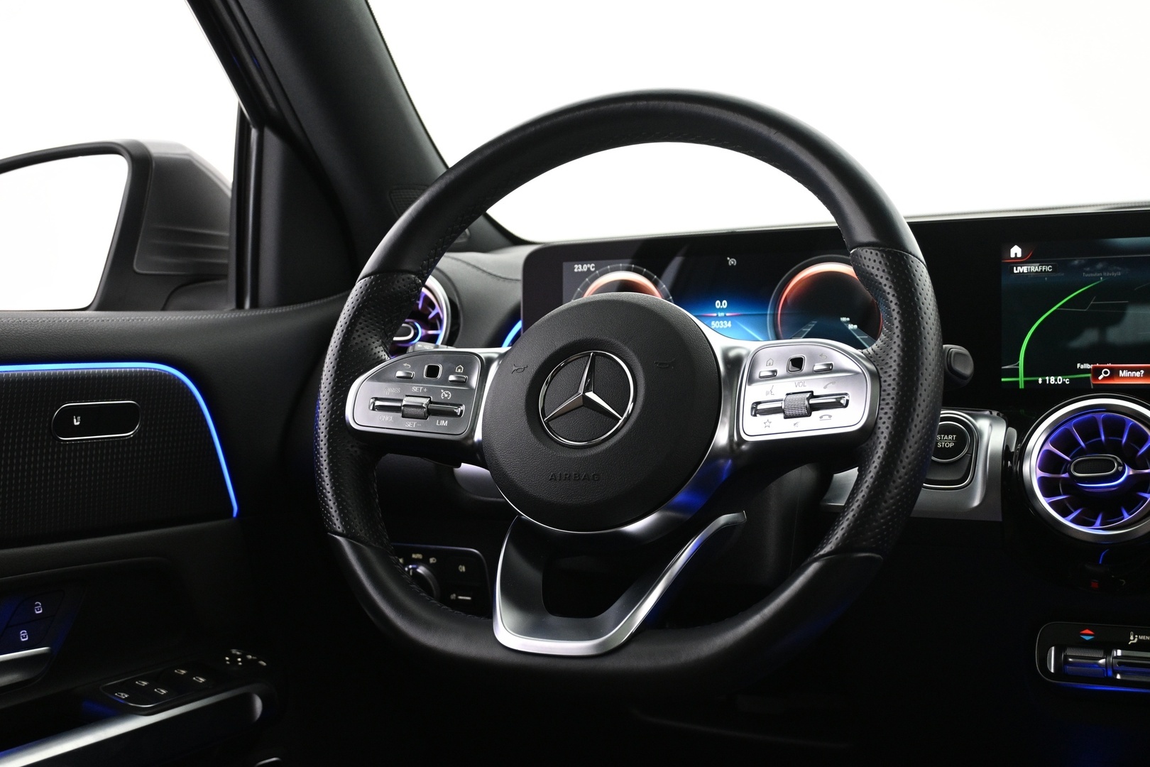 MERCEDES-BENZ EQB 2022