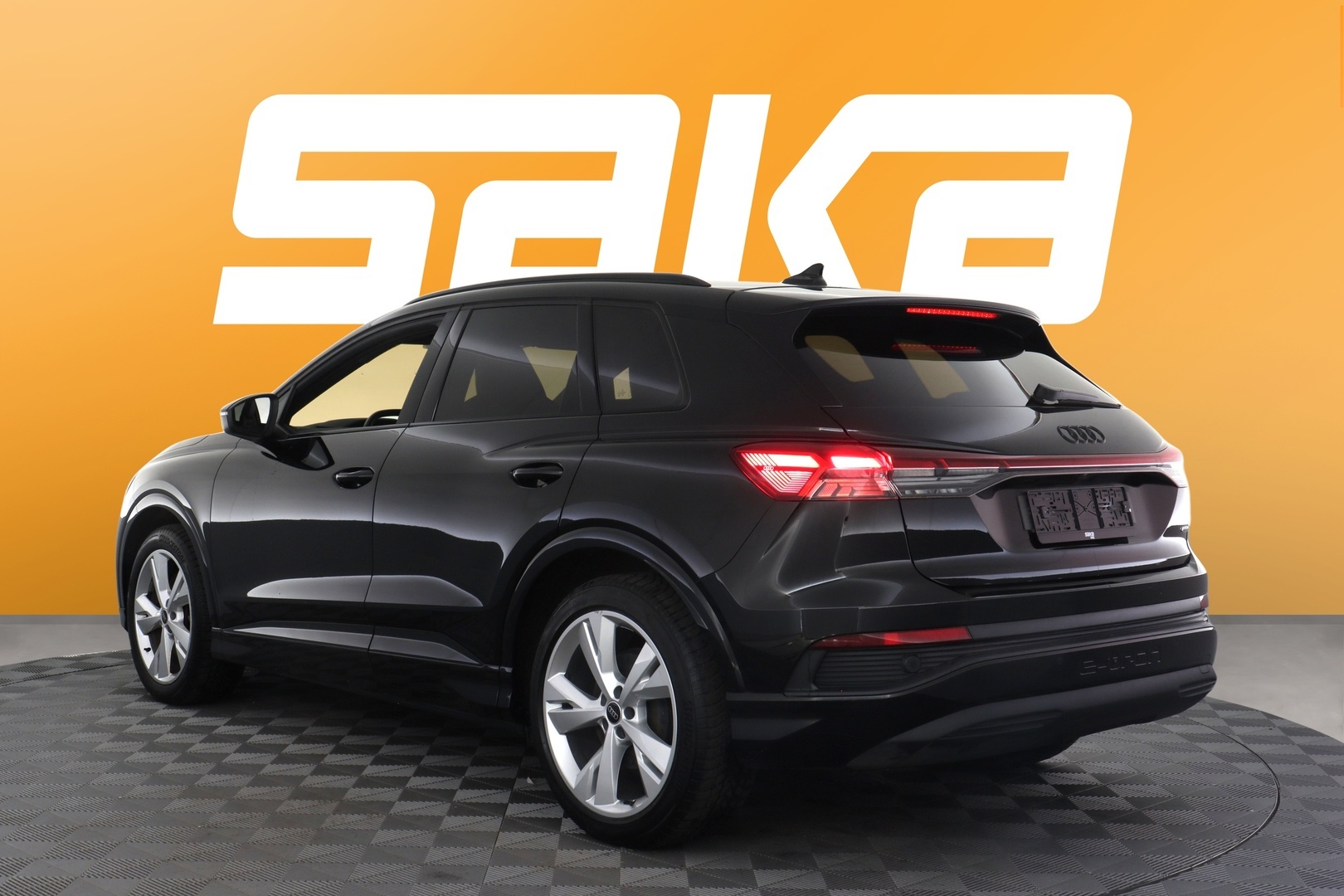 AUDI Q4 e-tron 2024