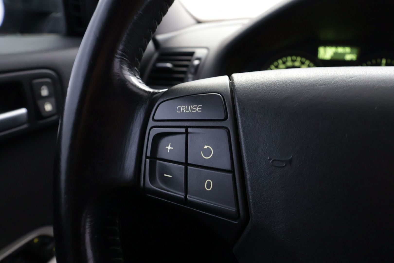VOLVO V50 2010