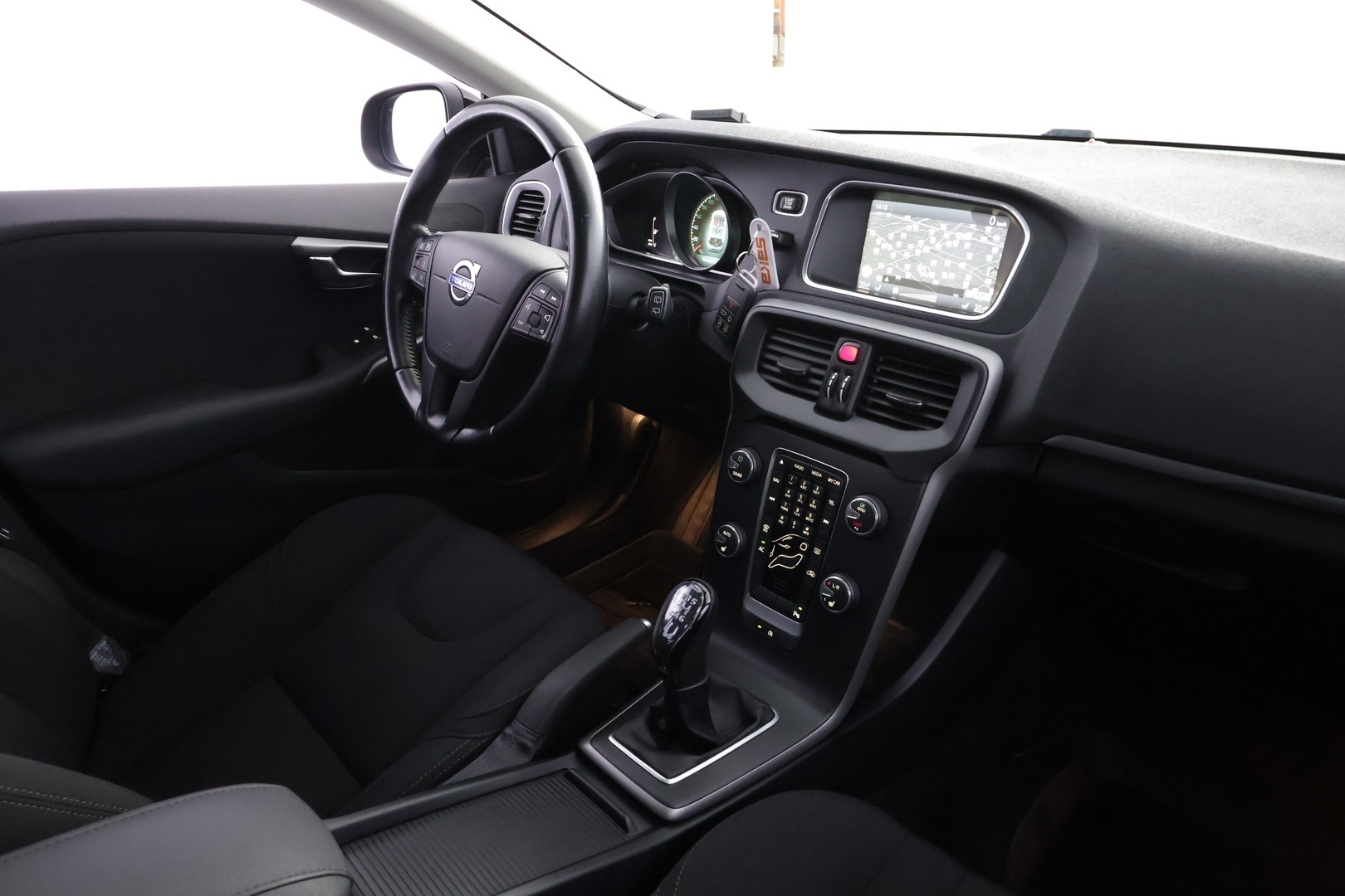 VOLVO V40 2014