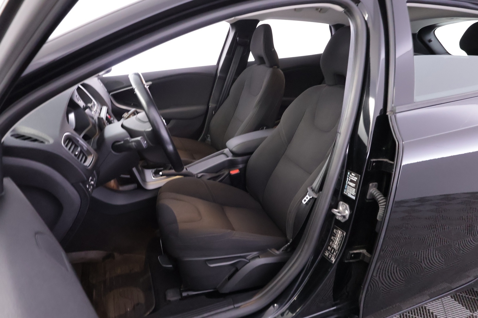VOLVO V40 2014