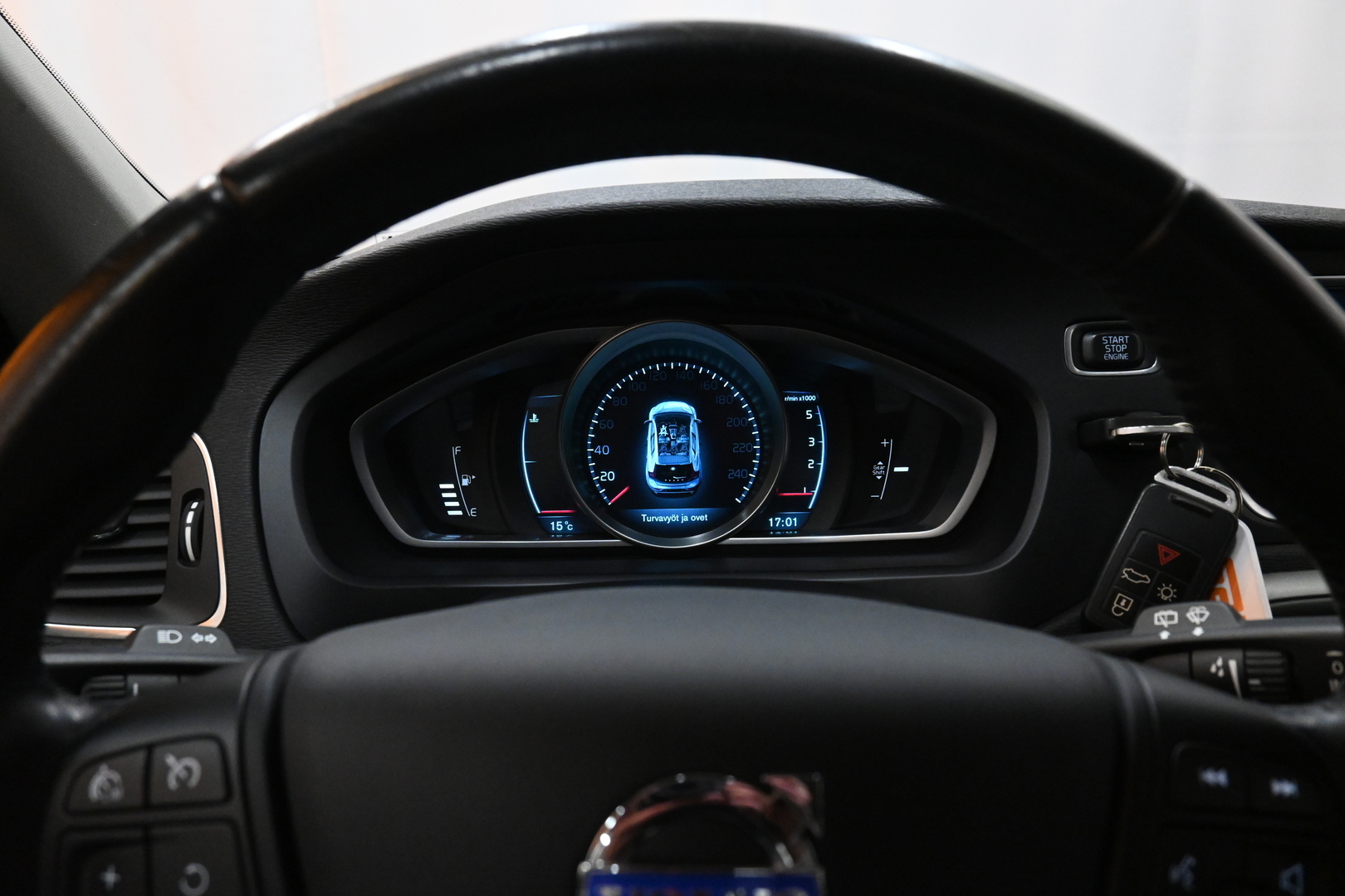 VOLVO V40 2014