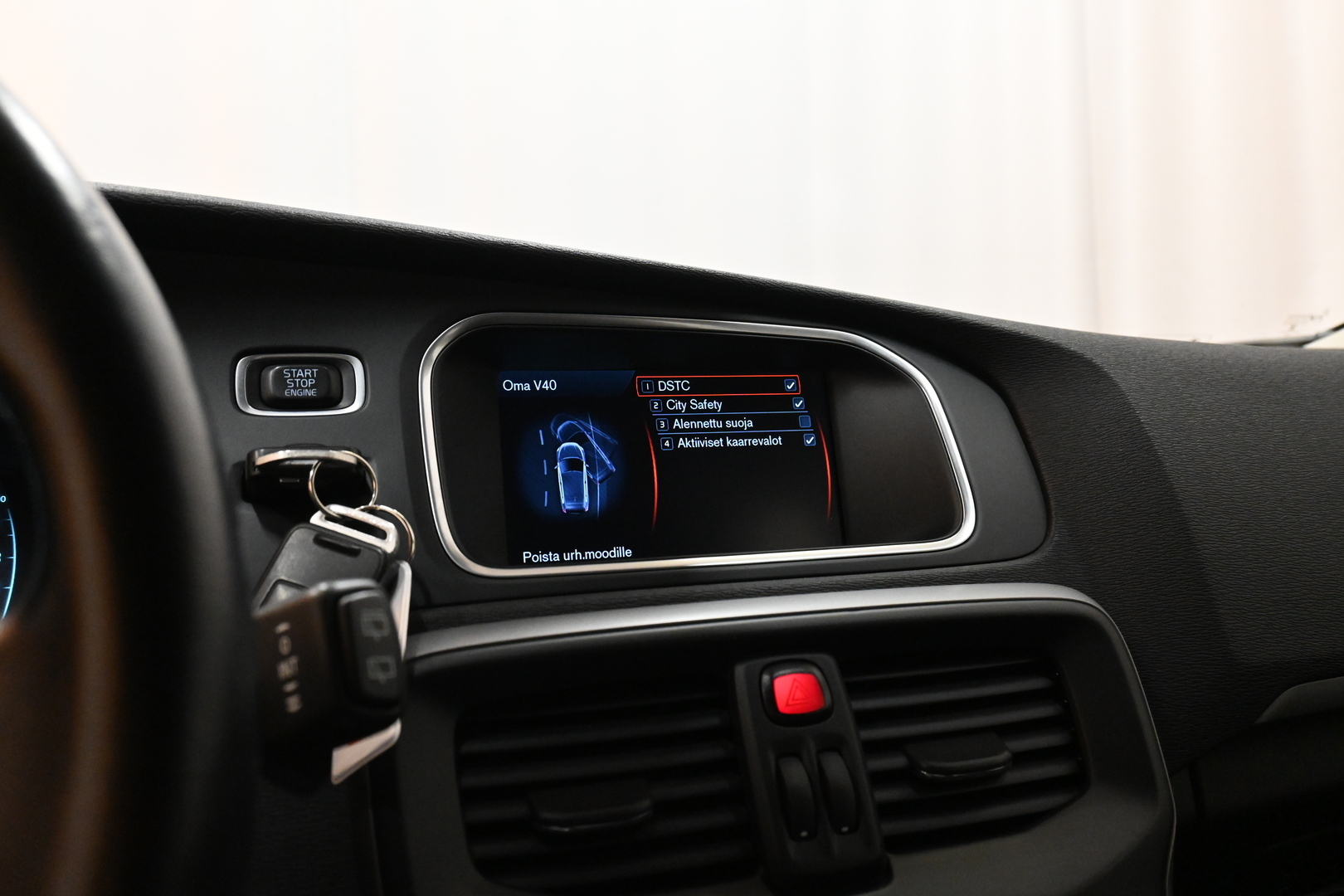VOLVO V40 2014